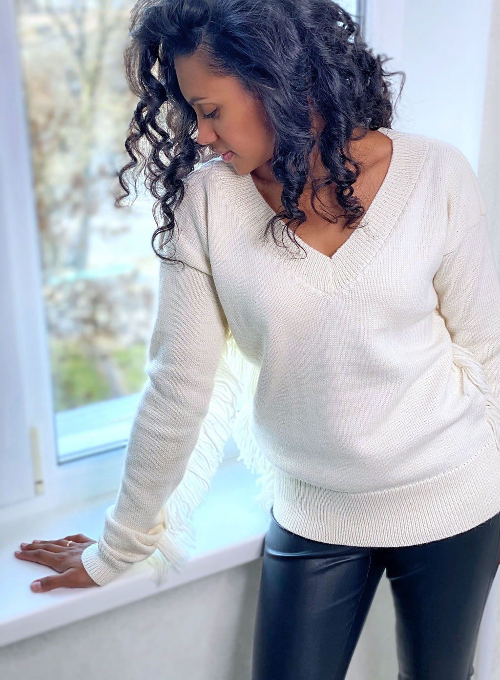 Knitted milk merino wool mix fringe V-neck sweater for women White wool boho pullover Pastel hand knit long sleeve V neckline