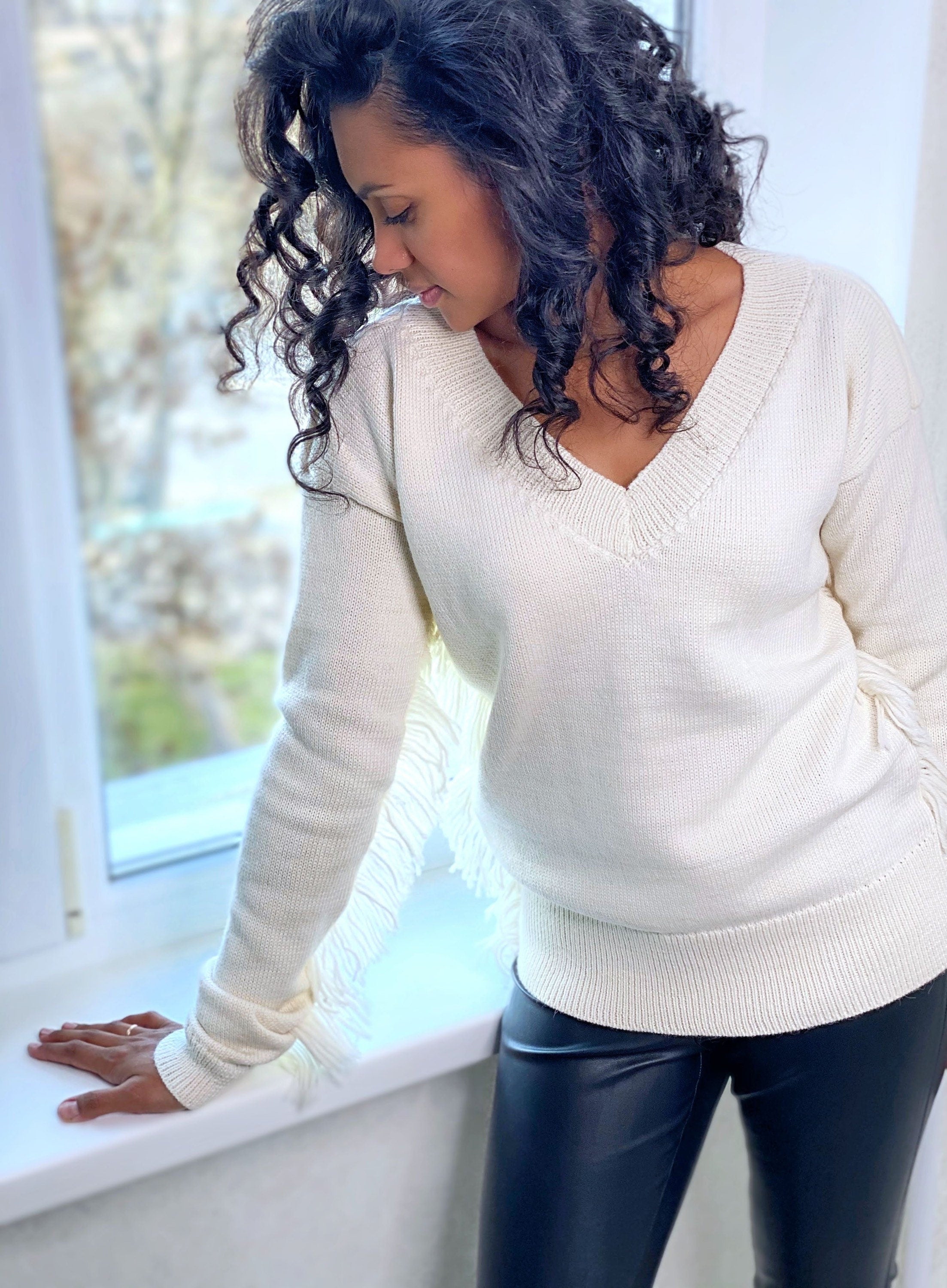 Knitted milk merino wool mix fringe V-neck sweater for women White wool boho pullover Pastel hand knit long sleeve V neckline