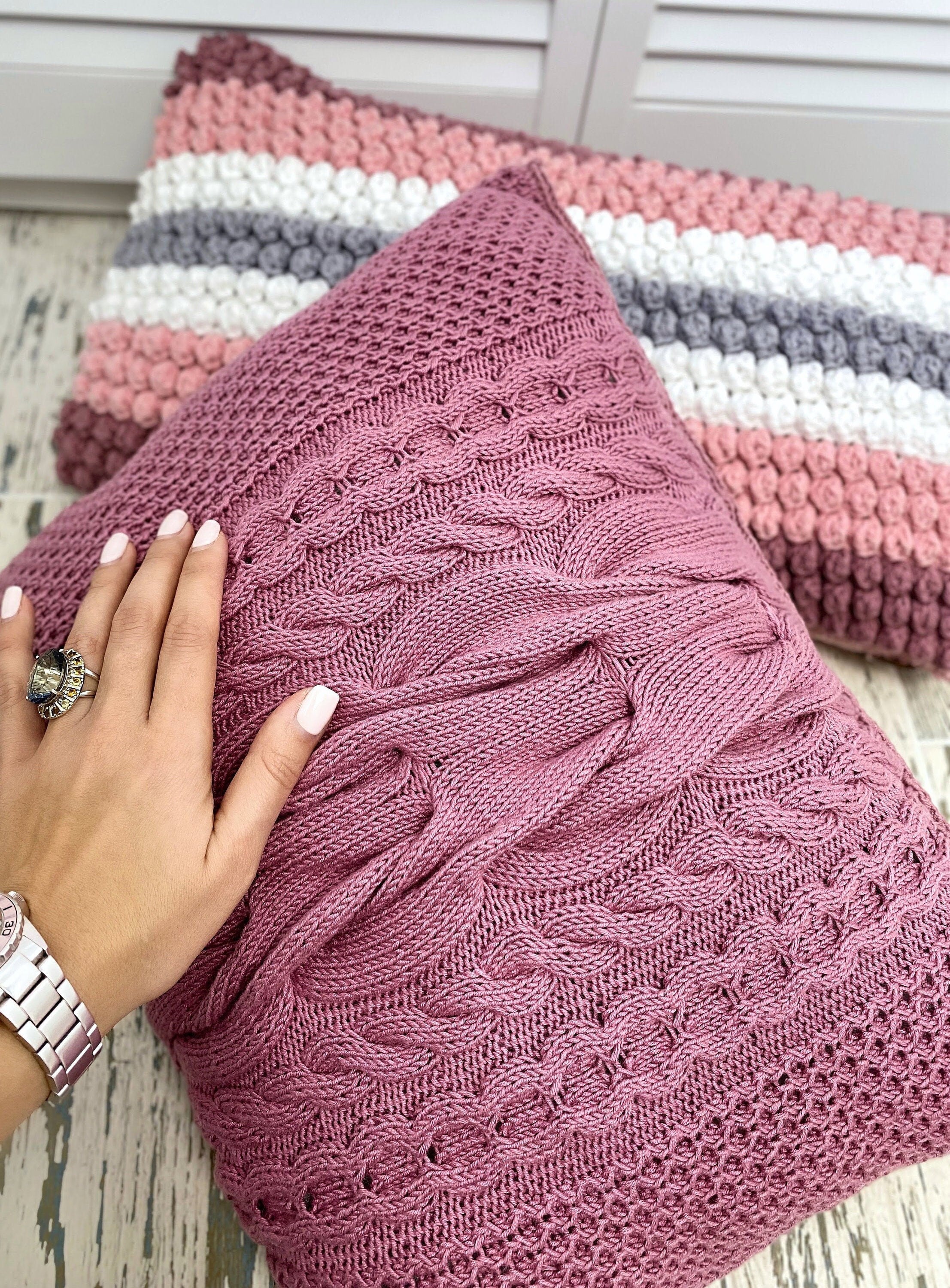 Knit pillows Home boho Decor/kids room decor/pink crocheted pillows bubbles/Cable Knit Pillow Cover/natural cotton pillow Handmade