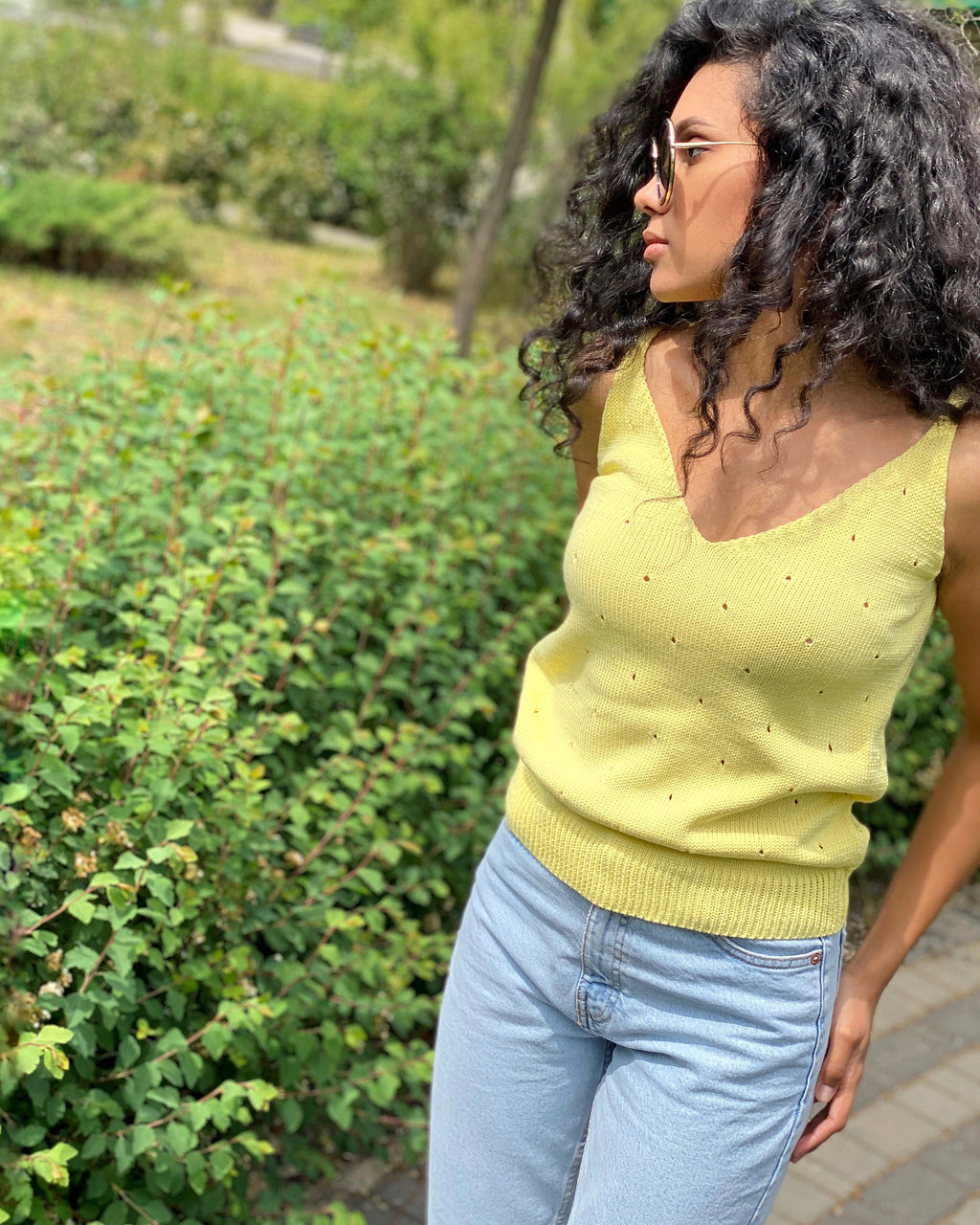 Knit yellow organic cotton summer Top Hand Knit Summer vest top Womens Lemon crop top no sleeves T-shirt with straps