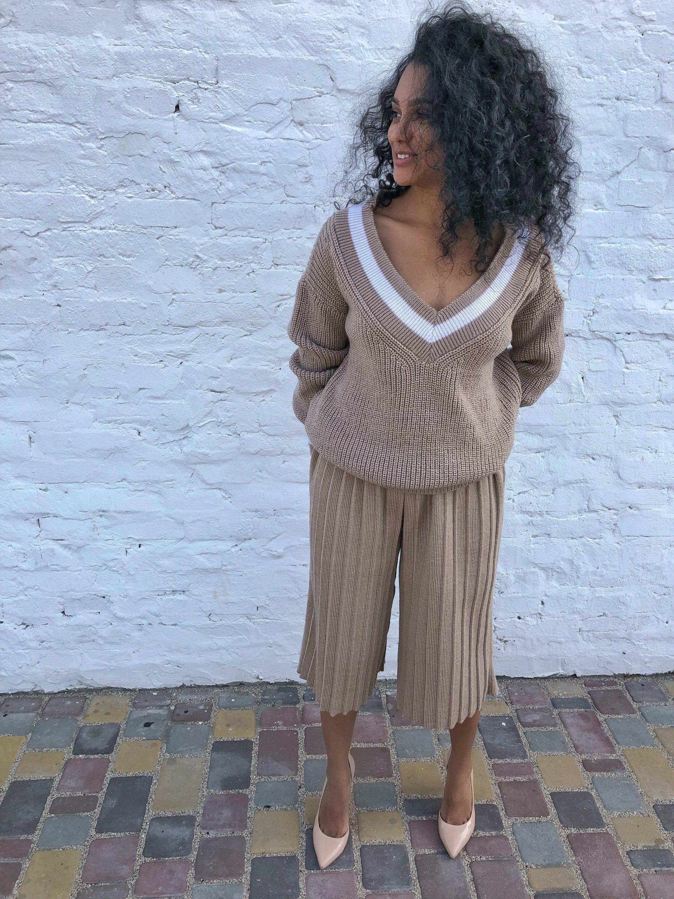 Knit women's suit/beige Set/culotte pants/sweater/Knit Set/Warm wool knitted suit/vintage costume/Minimalist/oversize suit/trousers pleated