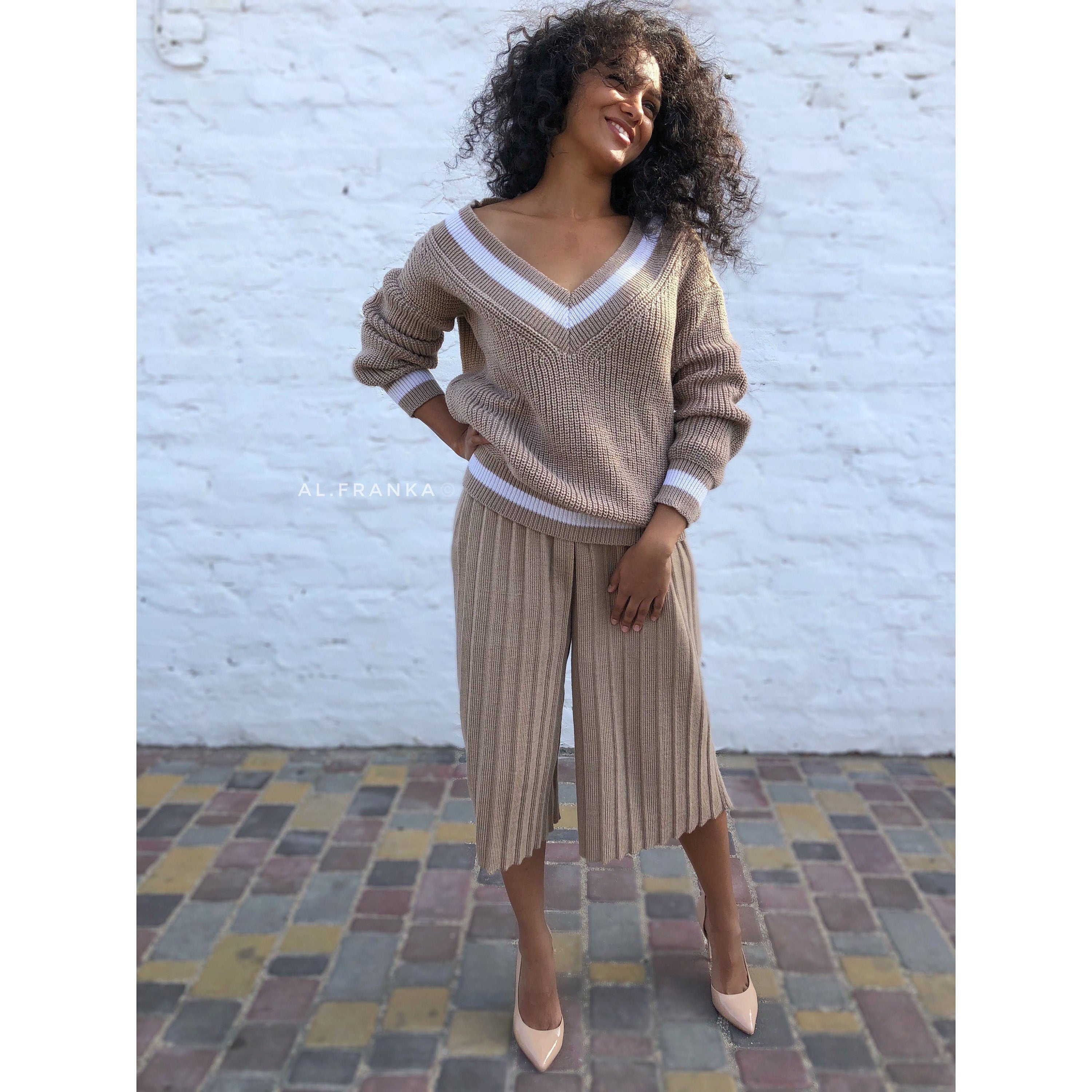 Two pieces knit womens suit beige Set Culotte pants/sweater Warm wool knitted suit Vintage costume Minimalist oversize suit/trousers pleated