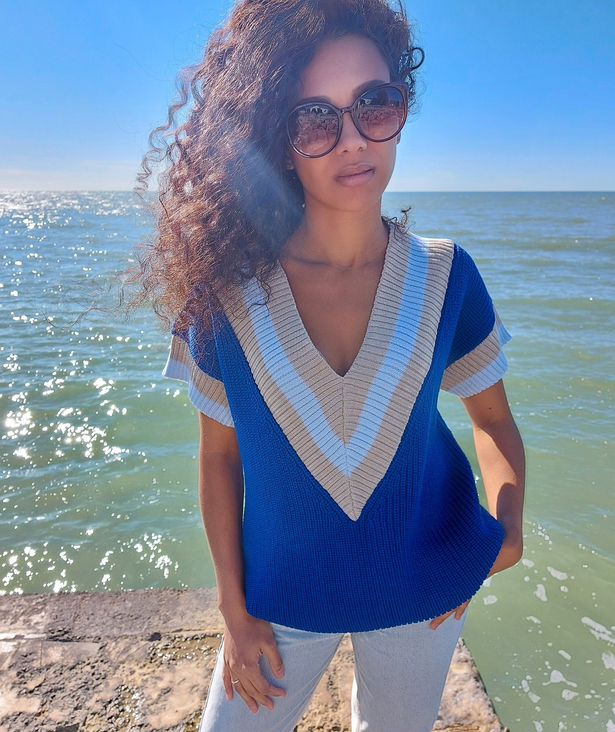 Classic knit sweater vest Chunky V-Neck sweater Sleeveless Vest Blue womens vest Oversize sweater top Sleeveless Pullover Loose Sweater