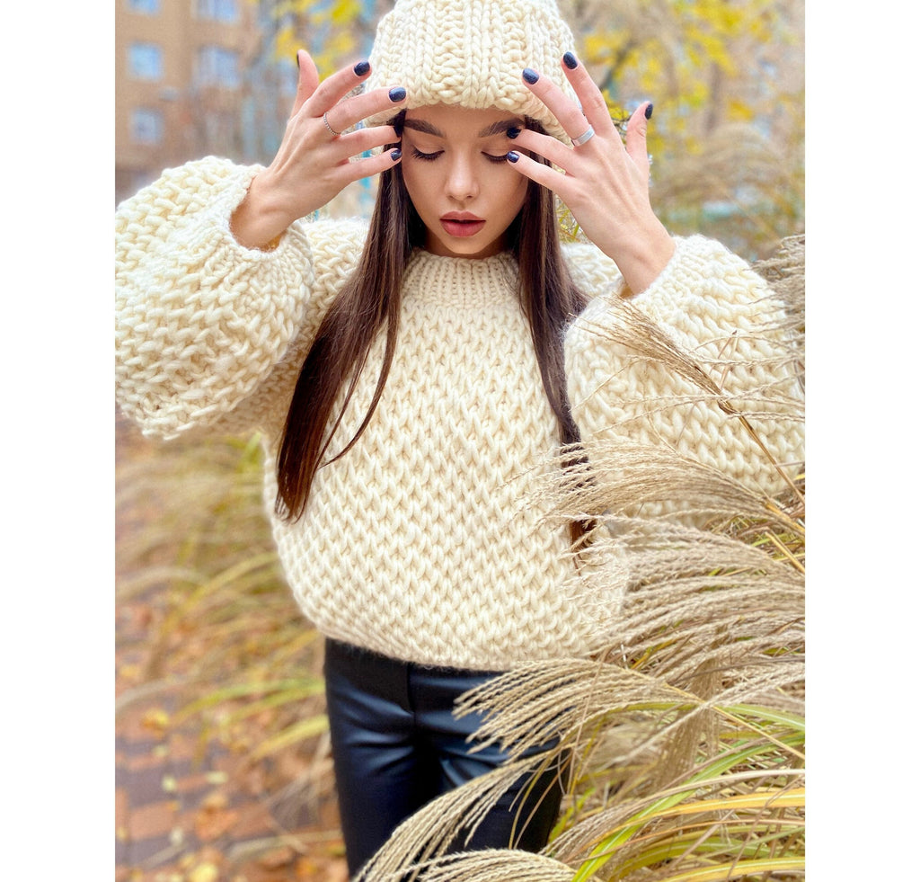 Cable knit wool Milk sweater Hand knit Milk Pastel sweater Chunky knit crop pullover