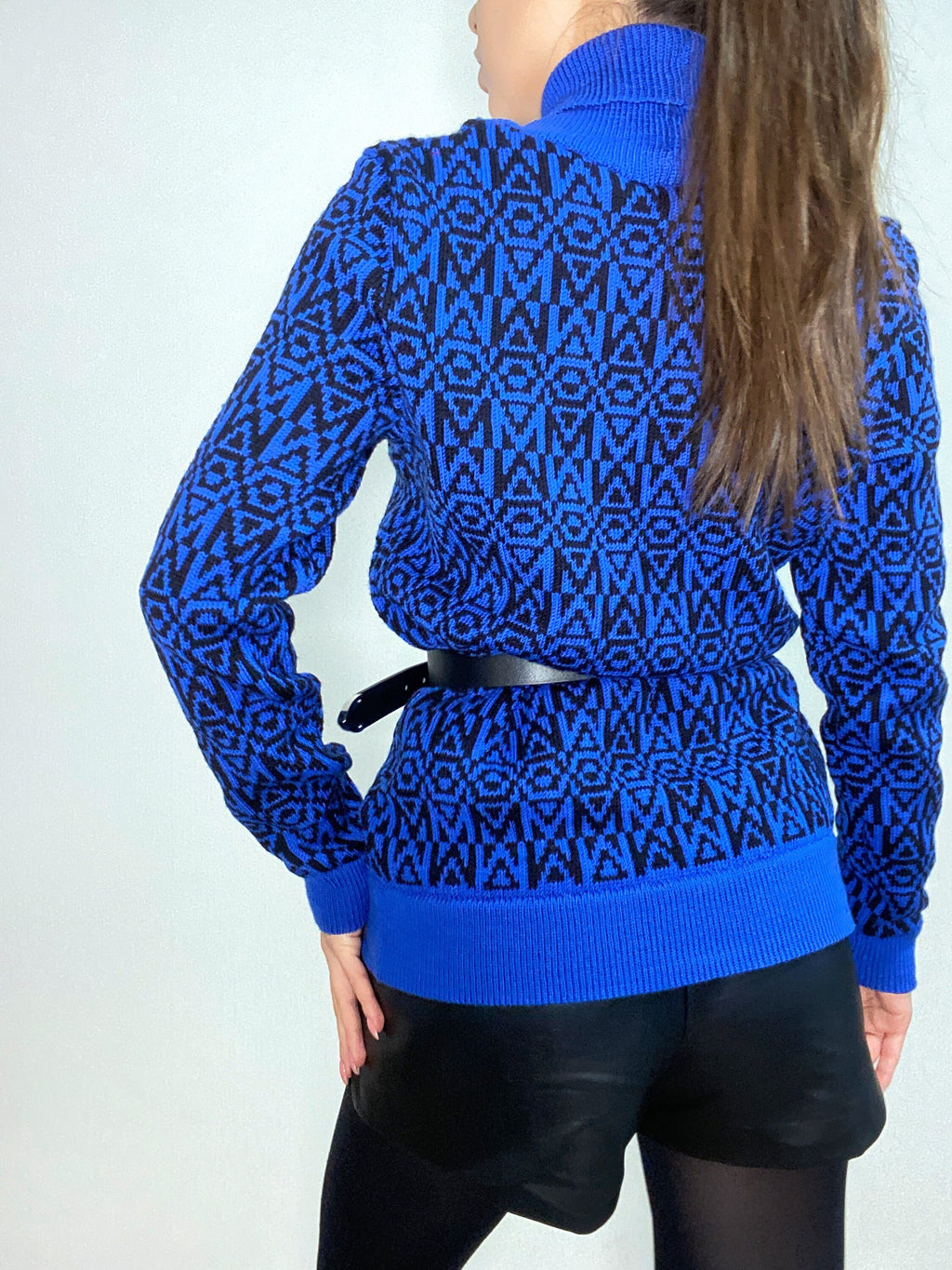 Vintage sweater Blue black sweater women Hand knit merino wool sweater V-collar sweater Sweater with print