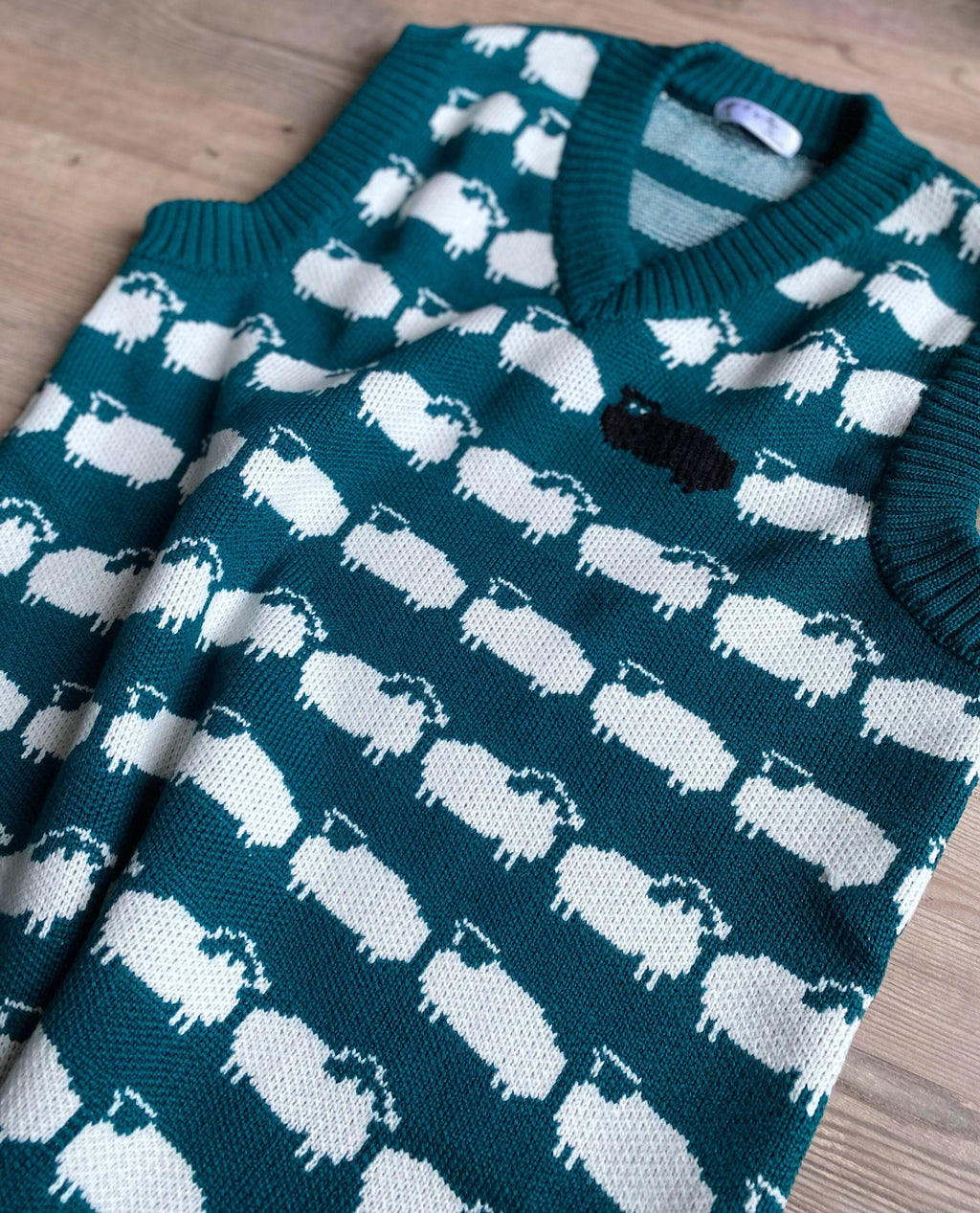 Emerald Green knit vest white black sheep for men Knit merino cable knit sweater vest white sheep Sleeveless jacket men’s wool Gift for him