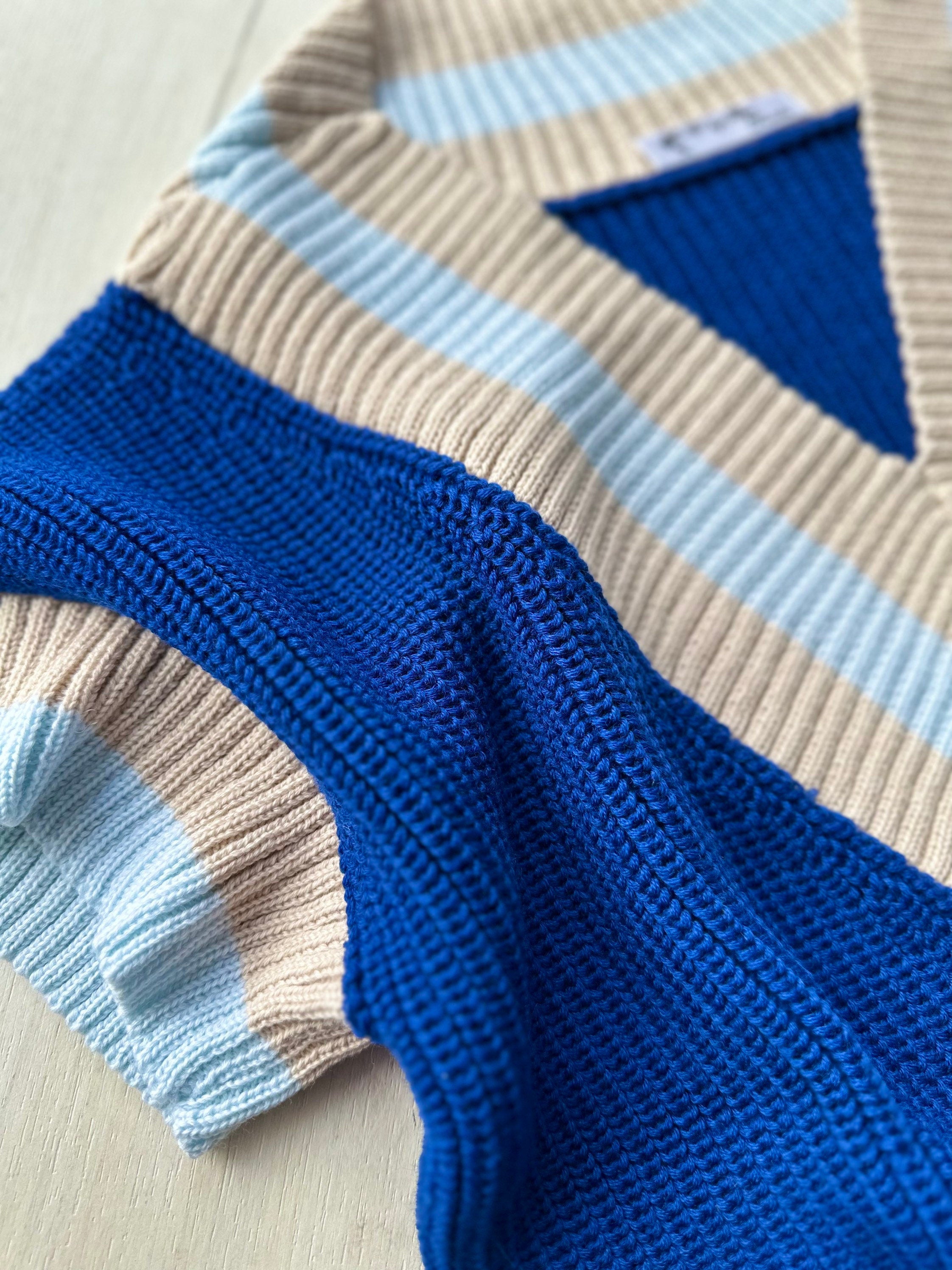 Classic knit sweater vest Chunky V-Neck sweater Sleeveless Vest Blue womens vest Oversize sweater top Sleeveless Pullover Loose Sweater