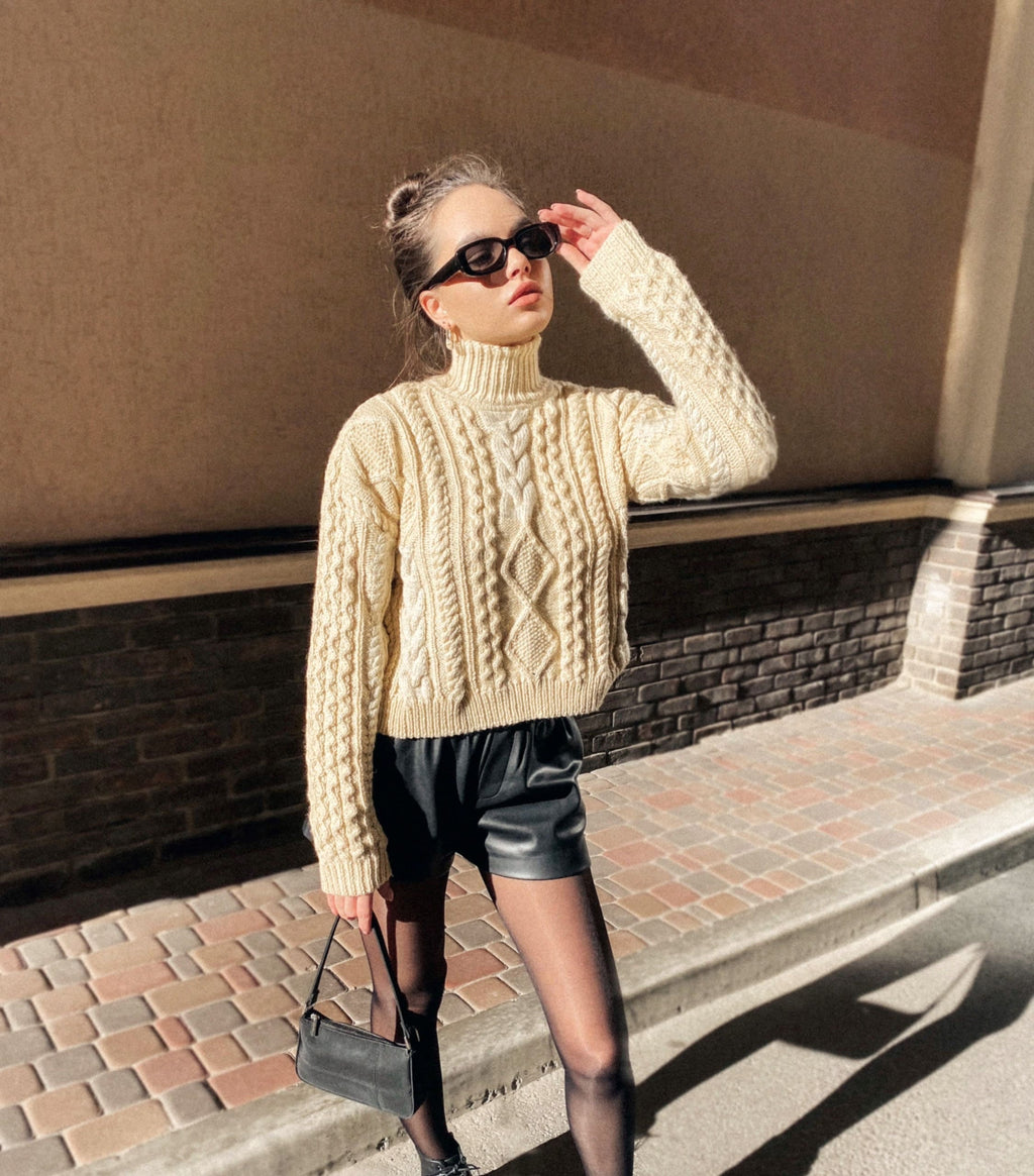 Hand knit sweater Chunky knit turtleneck pullover Oversize crop sweater Women cable knit sweater White Cream Ivory
