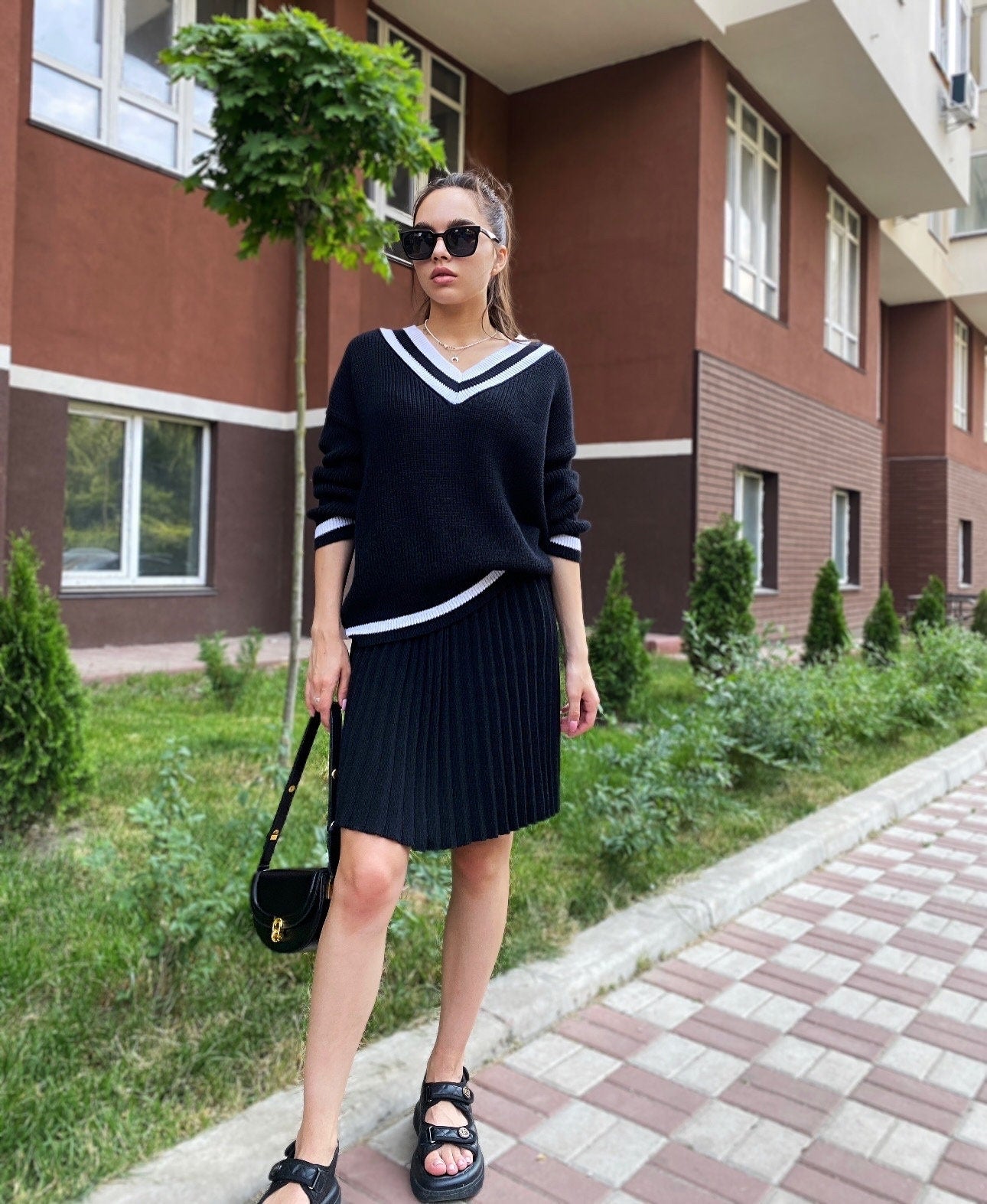 Knitted two pieces black Suit Set Sweater Knee Pleated Skirt Knit Pleated A-Line Tennis Skirt V-Neck Sweater Cricket Knit tennis sweater