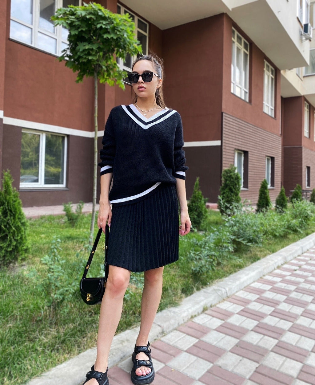 Knitted black White Suit Set Sweater Knee Pleated Skirt Knit Pleated A-Line Tennis Skirt & V-Neck Sweater Cricket sweater Knit tennis jumper