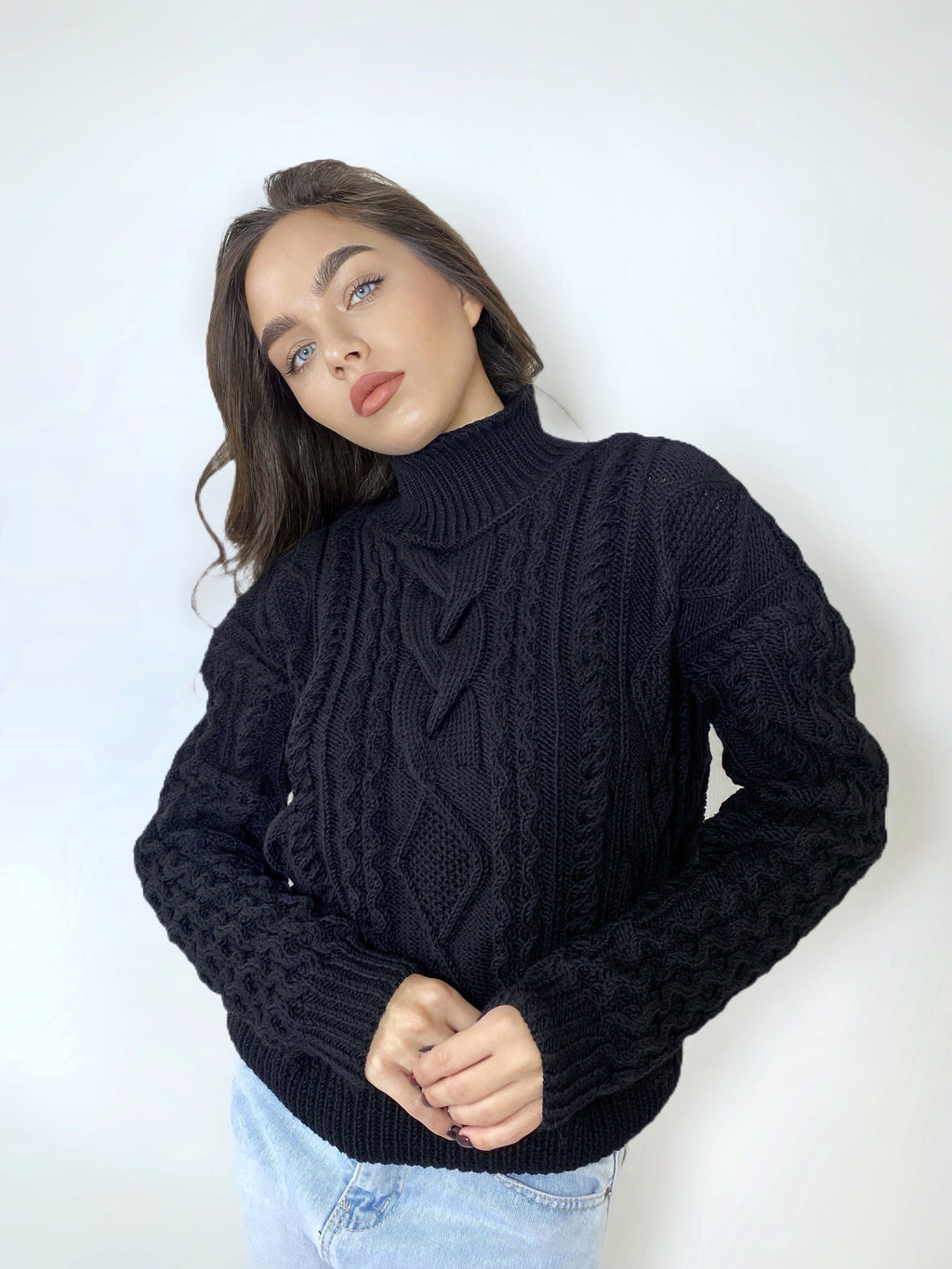 Hand knit soft merino wool sweater Chunky knit organic cotton turtleneck pullover Oversize crop sweater Women cable knit sweater Black White