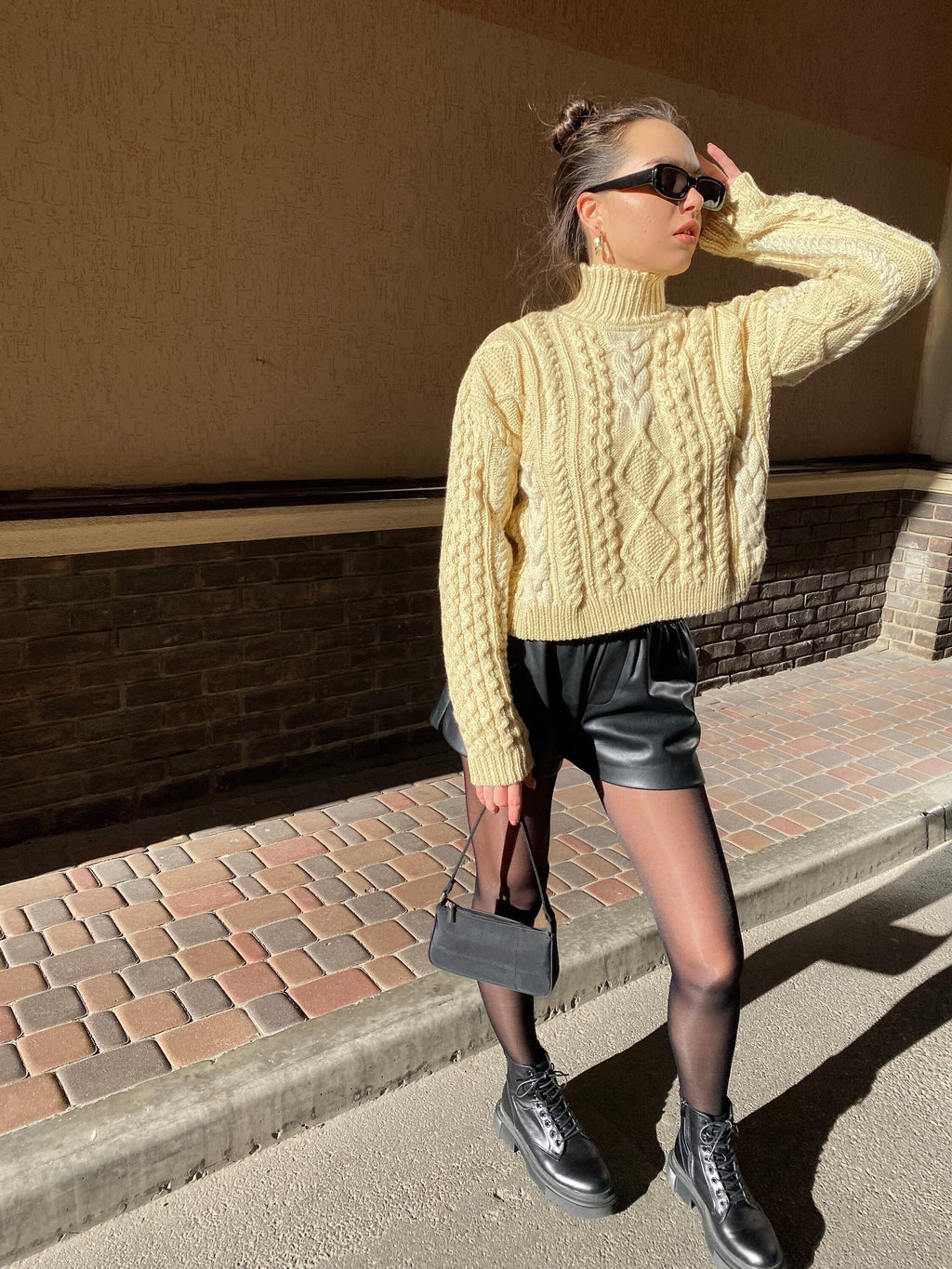 Hand knit sweater Chunky knit turtleneck pullover Oversize crop sweater Women cable knit sweater White Cream Ivory