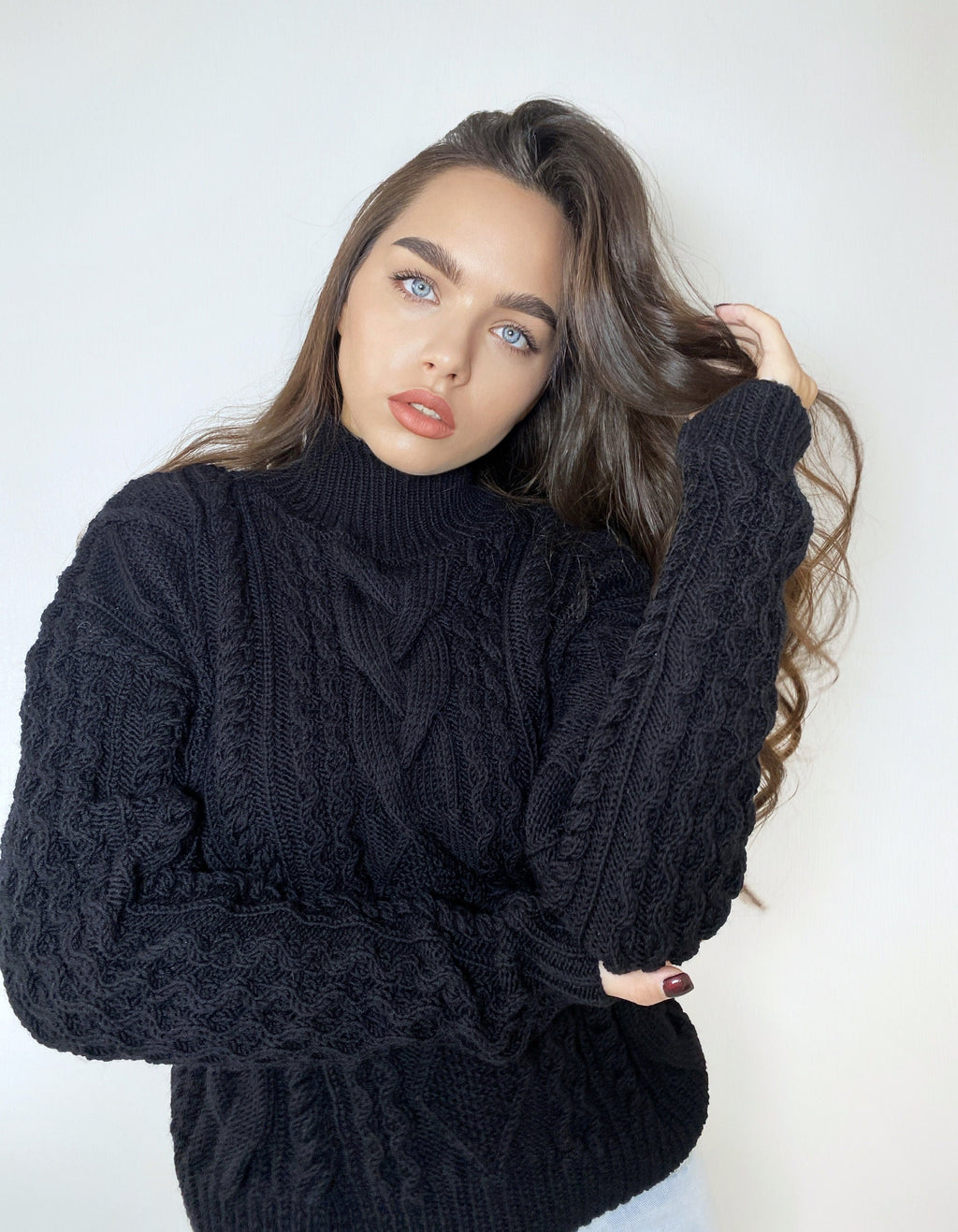 Hand knit soft merino wool sweater Chunky knit organic cotton turtleneck pullover Oversize crop sweater Women cable knit sweater Black White