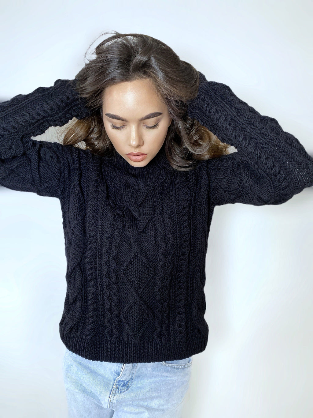 Hand knit soft merino wool sweater Chunky knit organic cotton turtleneck pullover Oversize crop sweater Women cable knit sweater Black White