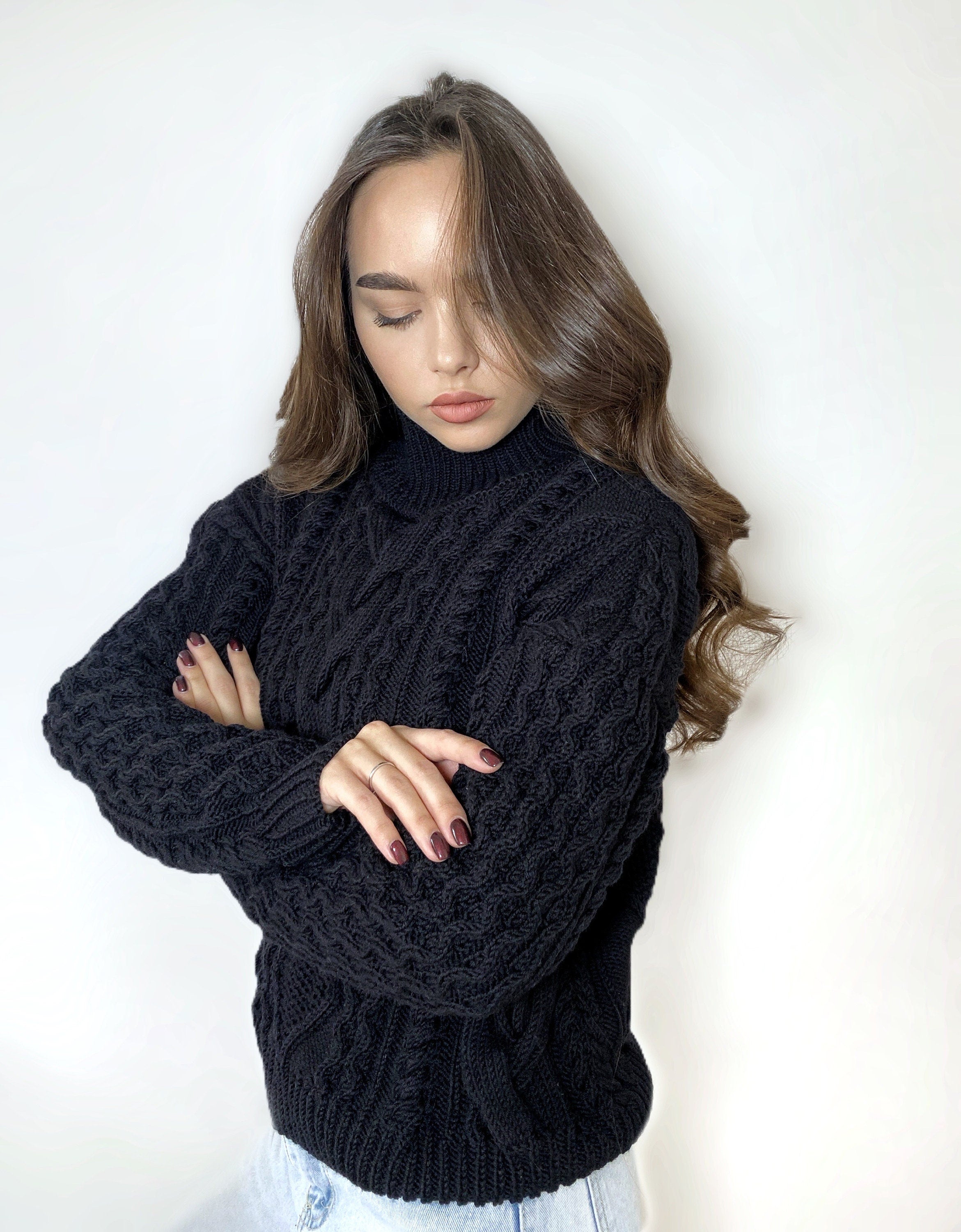 Hand knit soft merino wool sweater Chunky knit organic cotton turtleneck pullover Oversize crop sweater Women cable knit sweater Black White