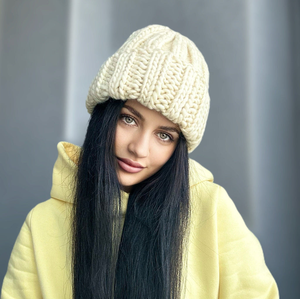 Chunky knit hat Super Chunky Beanie Winter knit hat Big warm winter knitted hat White Beige Pastel knit hand hat Chunky knit beanie