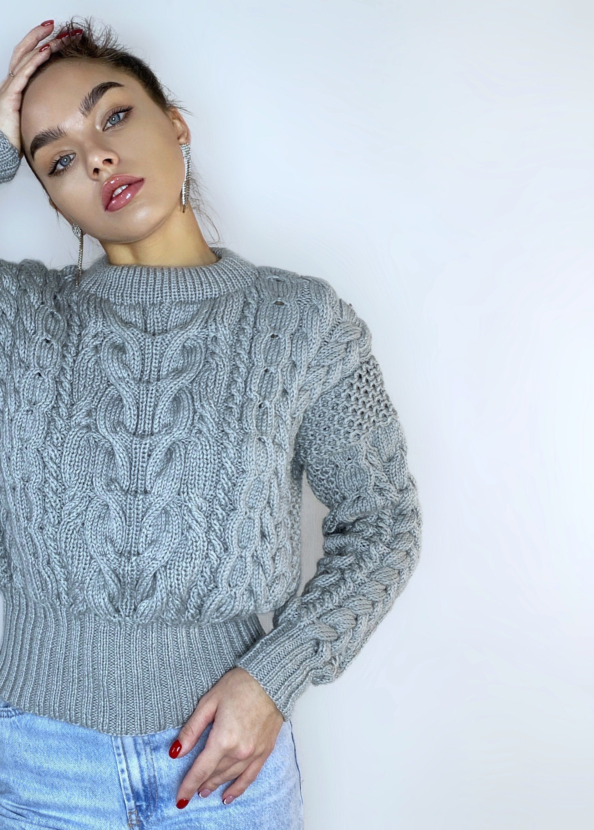 Gray soft merino mixture knitted Sweater Women/Hand Knitted Jumper/Crop Sweater/Cable Knit/Loose Knit/Oversized/High Waist Knitted Sweater