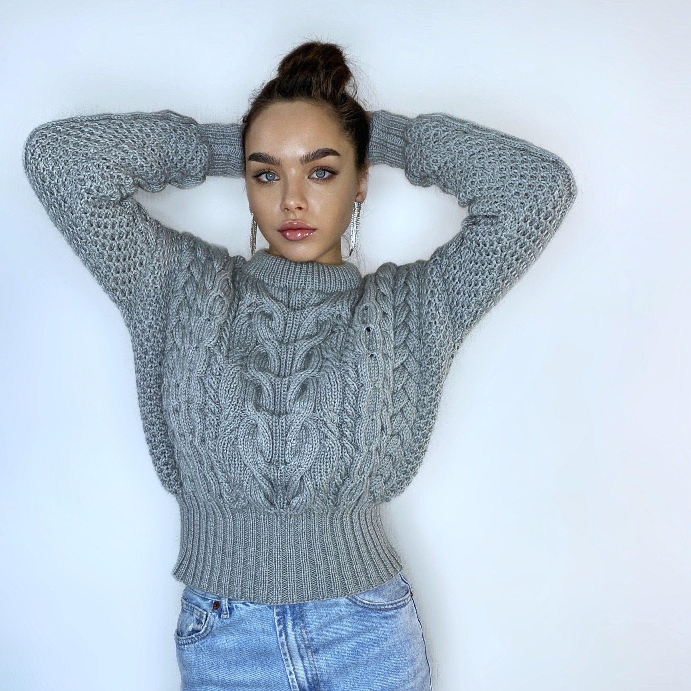 Gray soft merino mixture knitted Sweater Women/Hand Knitted Jumper/Crop Sweater/Cable Knit/Loose Knit/Oversized/High Waist Knitted Sweater