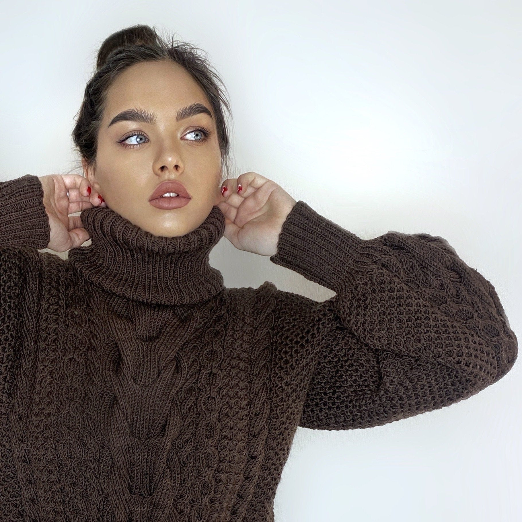 Hand knitted soft merino wool dark brown chocolate sweater Chunky Knit Turtleneck Oversized Pullover Womens Cable knit Jumper winter sweater