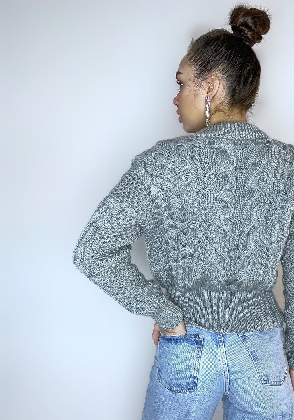 Gray soft merino mixture knitted Sweater Women/Hand Knitted Jumper/Crop Sweater/Cable Knit/Loose Knit/Oversized/High Waist Knitted Sweater