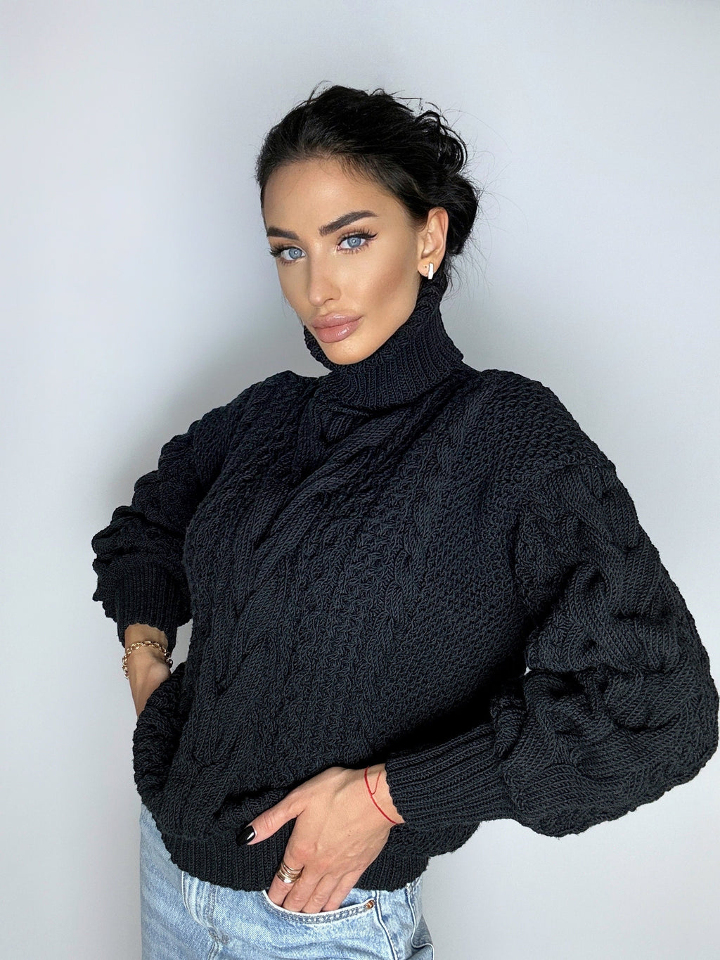 Hand knitted soft merino wool black sweater Chunky Knit Turtleneck Oversized Pullover Womens Cable knit Jumper winter sweater