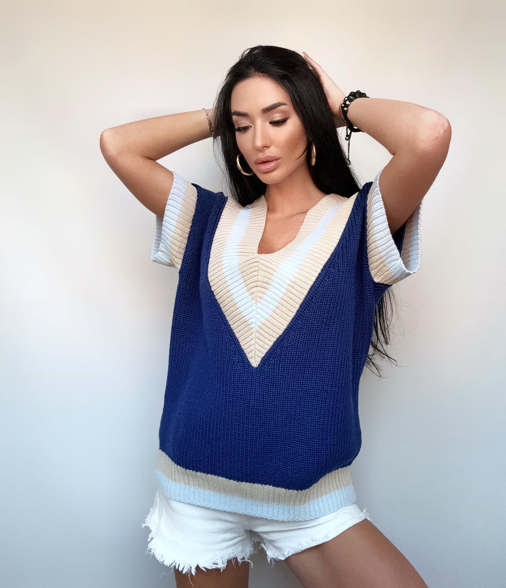 Cable knitted blue beige merino wool sweater vest womens Chunky V-Neck sweater Sleeveless vest Oversized sweater top Pullover Loose Sweater