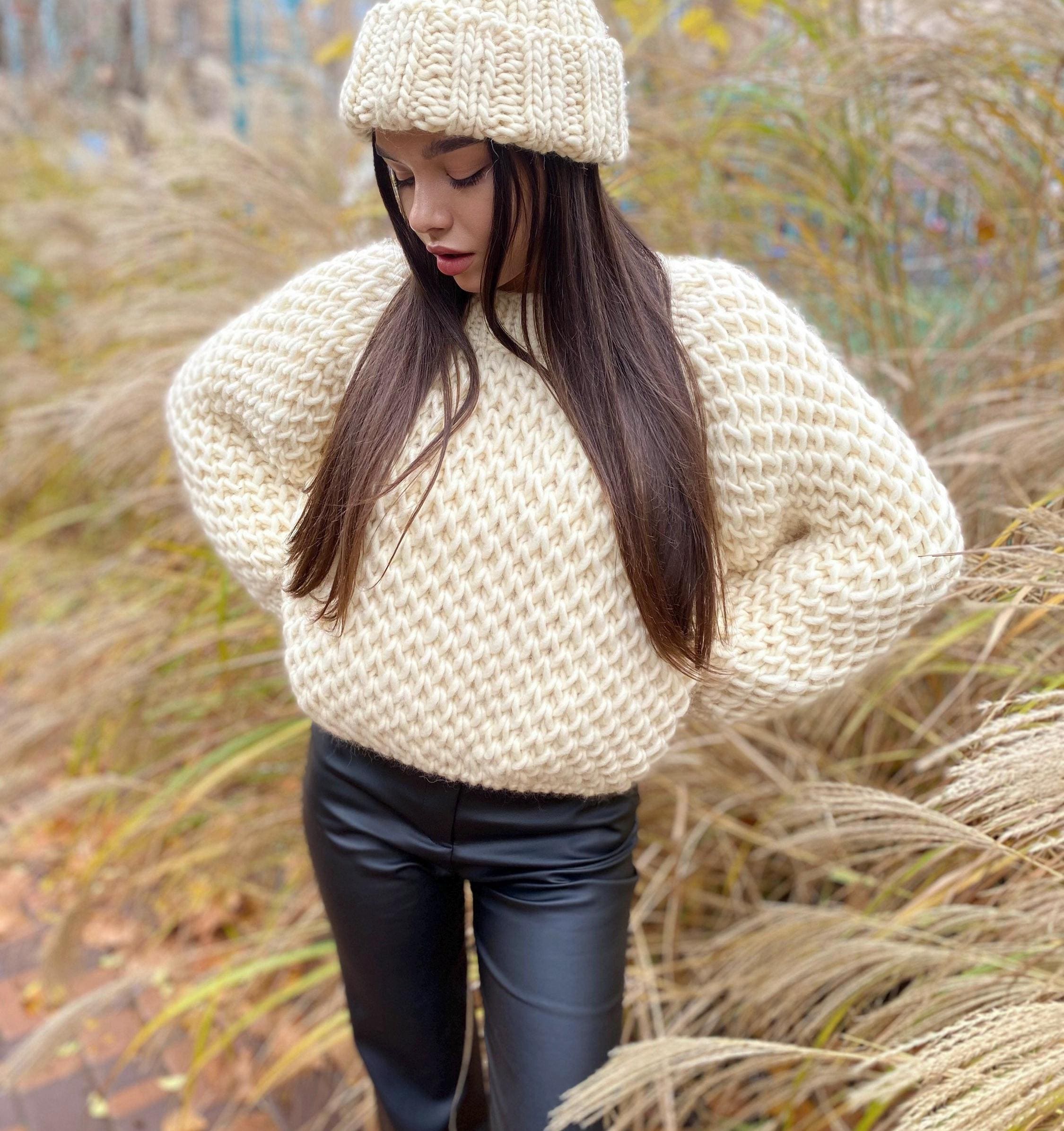 Cable knit wool Milk sweater Hand knit Milk Pastel sweater Chunky knit crop pullover
