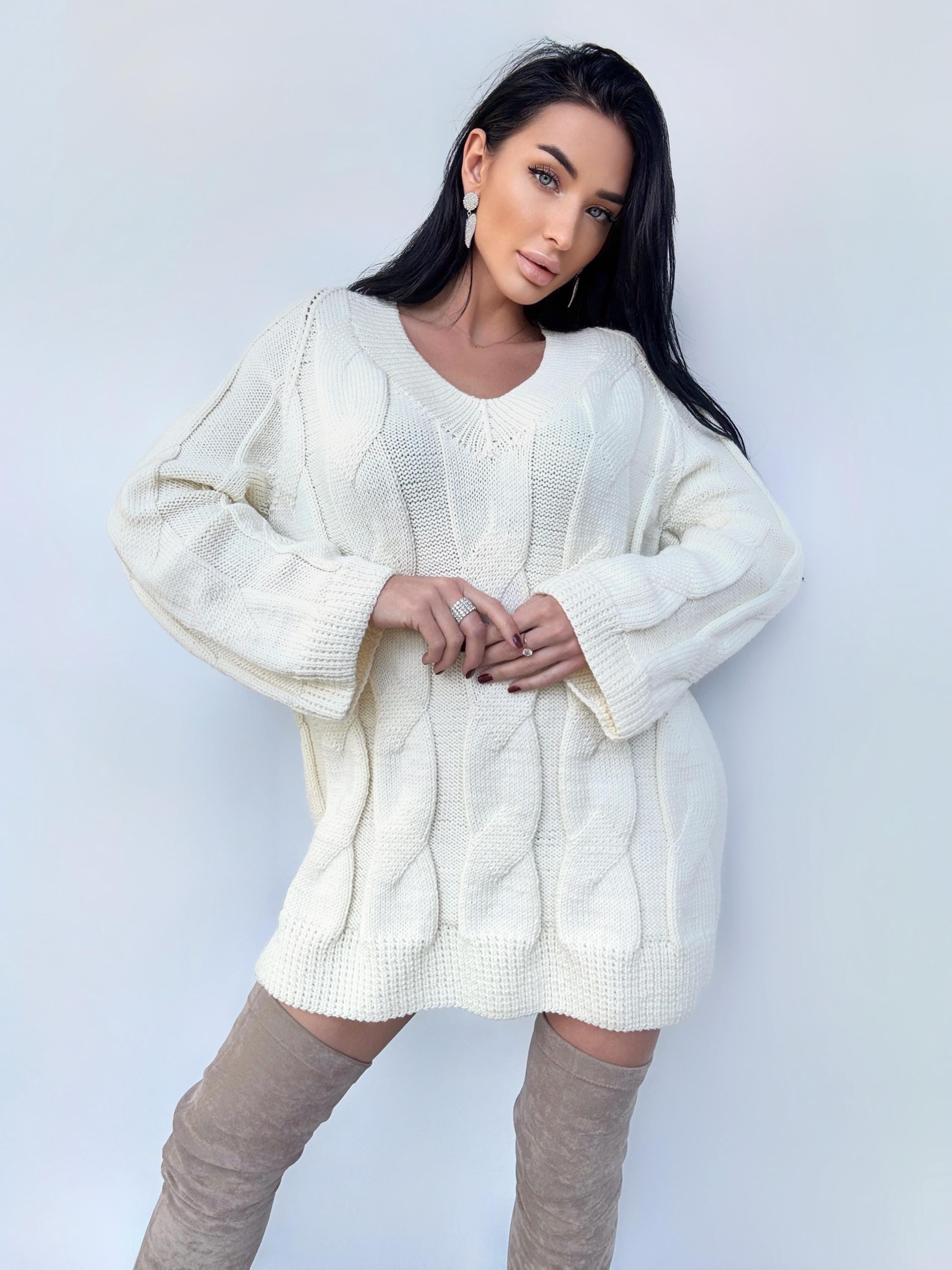 Merino wool wool cable knit oversize pastel milk white beige sweater dress women Off white wool pullover V -collar Chunky knit loose sweater