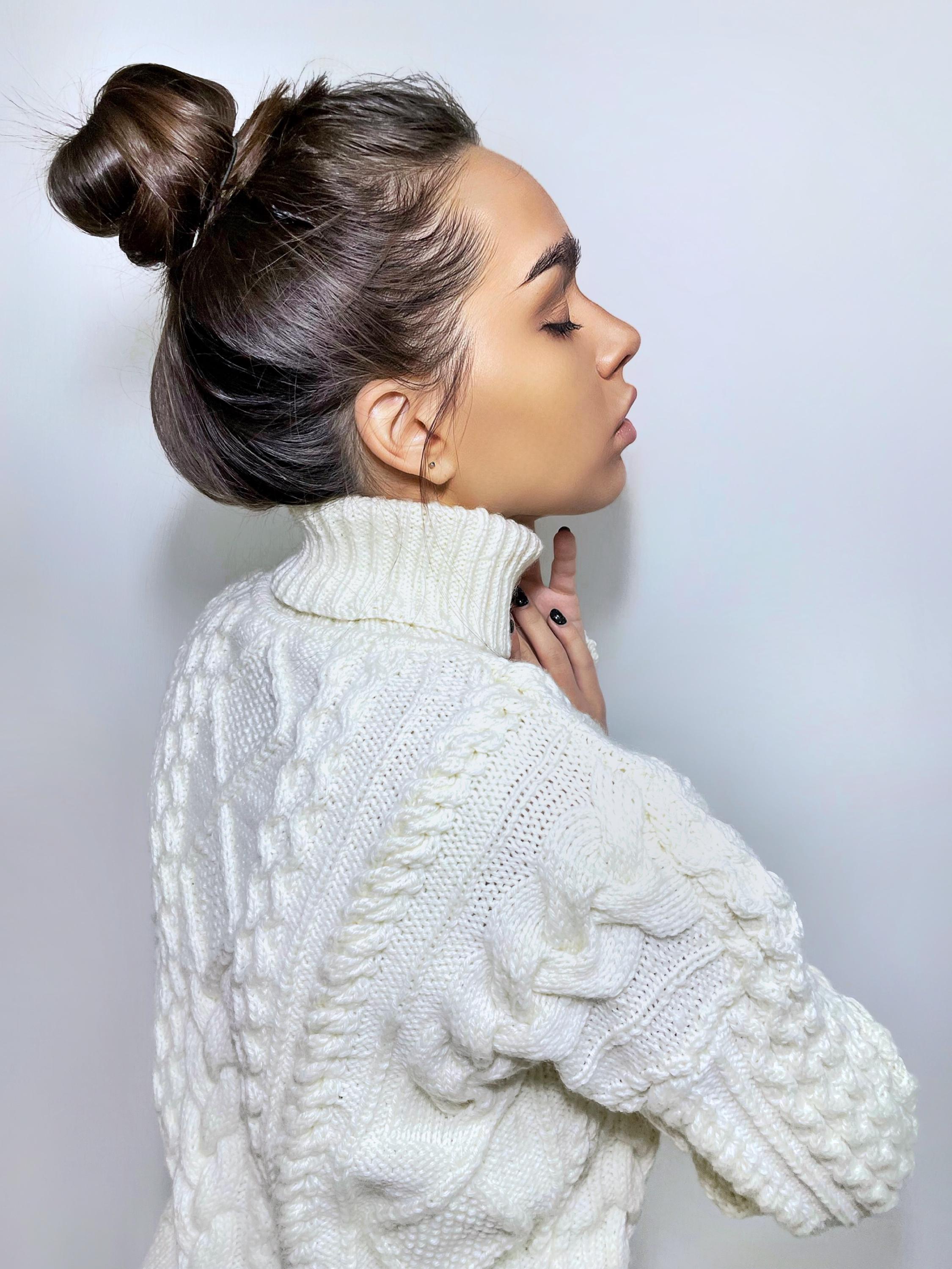 Hand knit sweater Chunky knit turtleneck pullover Oversize cozy sweater Women cable knit sweater White Pastel crop sweater