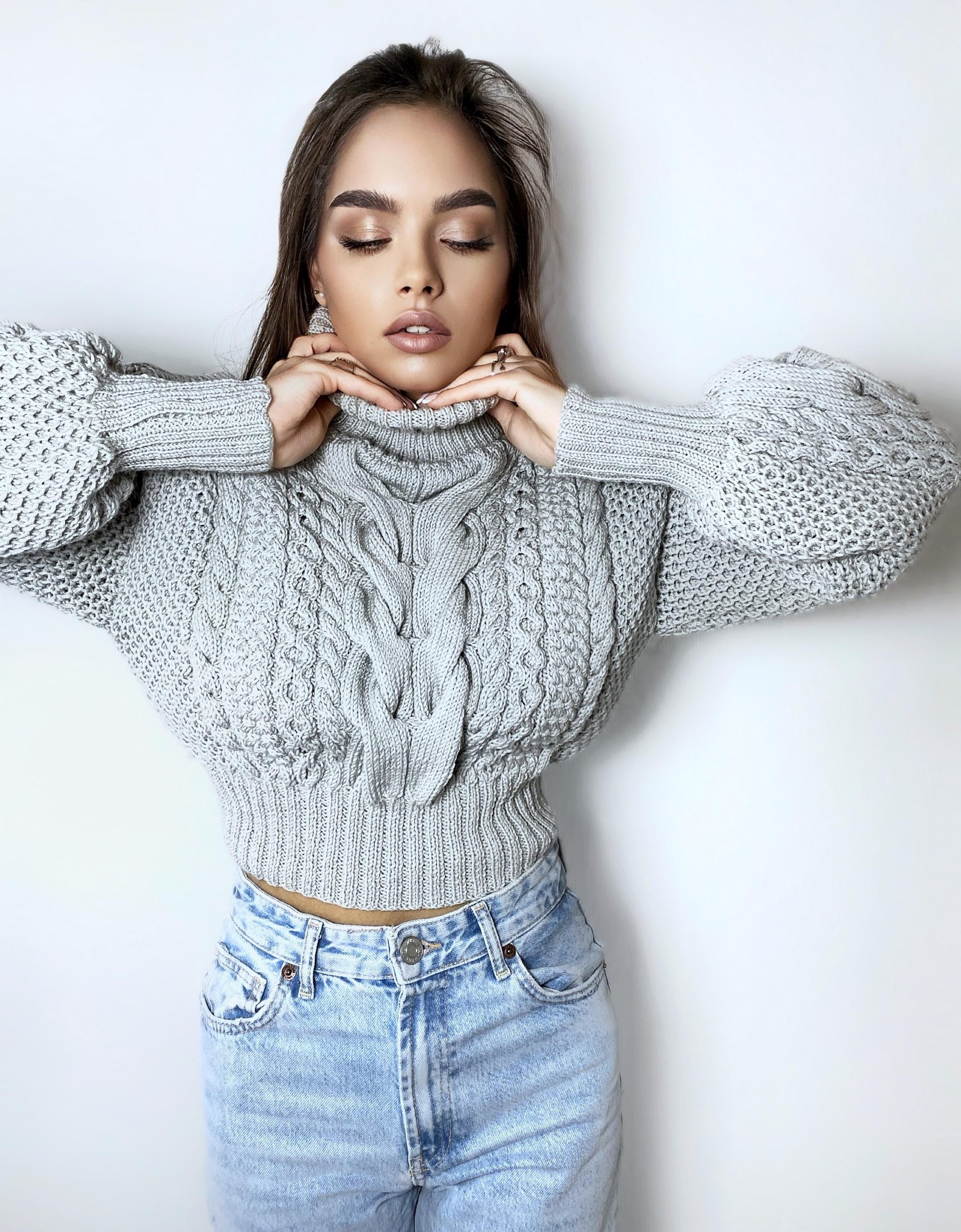 Crop hand knitted grey merino wool sweater Chunky Knit Turtleneck Oversized Pullover Women's Cable knit Jumper cozy wool winter sweater
