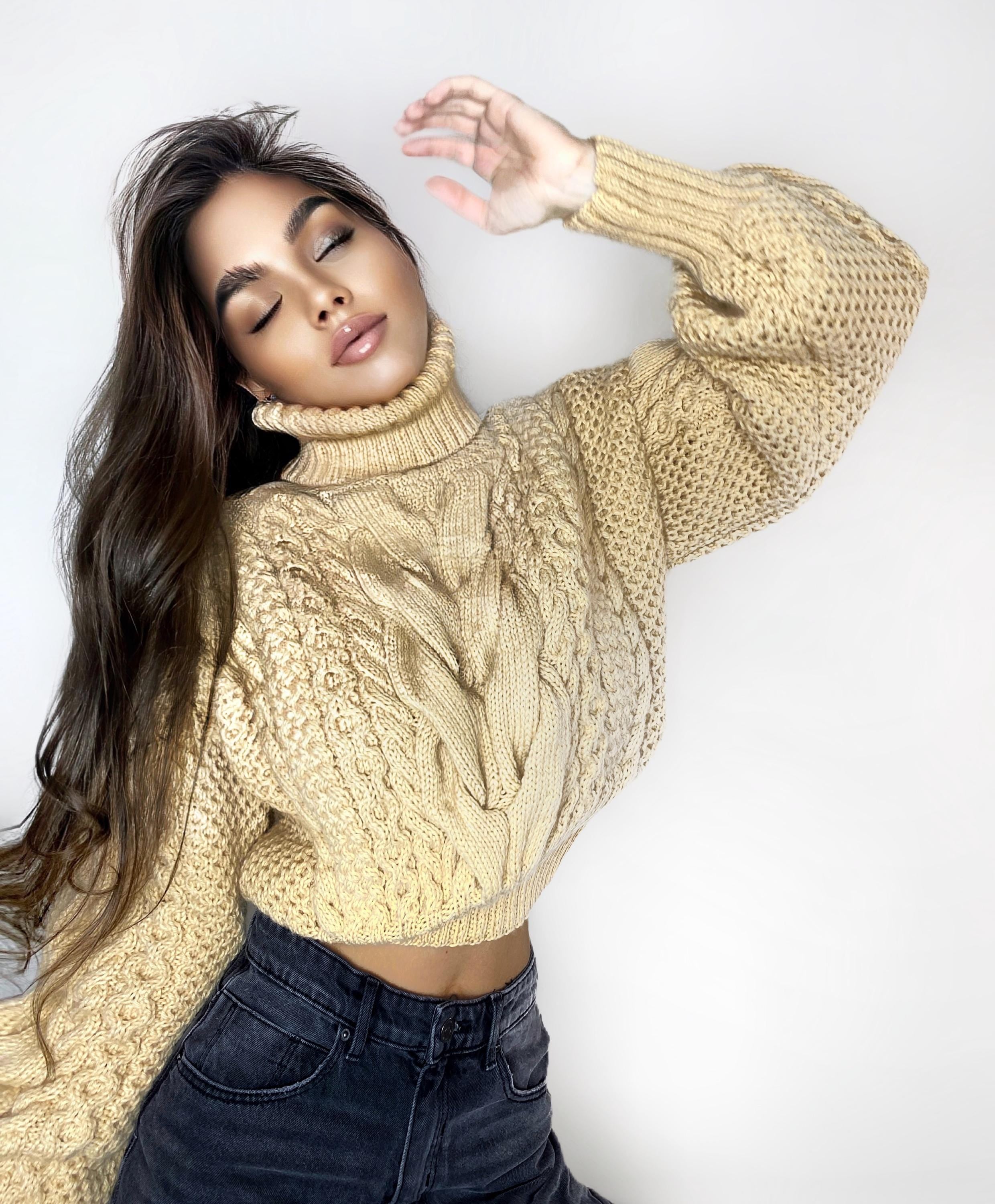 Chunky crop hand knitted Pastel light beige Milk sweater Knit Turtleneck Oversize Pullover Womens Cable knit merino wool winter sweater