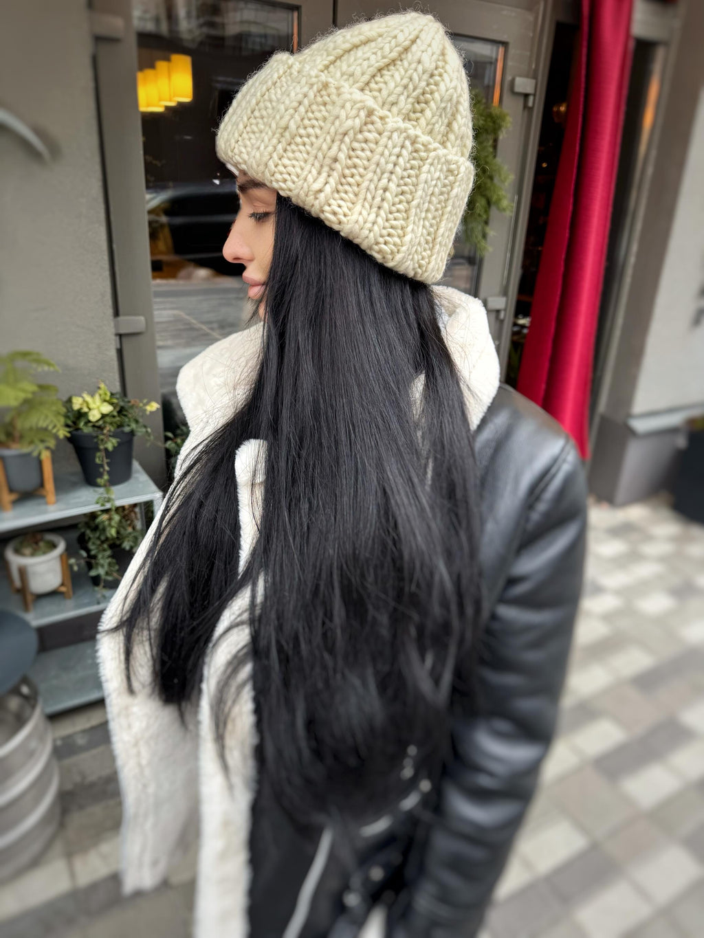 Chunky knit hat Super Chunky Beanie Winter knit hat Big warm winter knitted hat Milk White Beige Pastel knit hand hat Chunky knit beanie