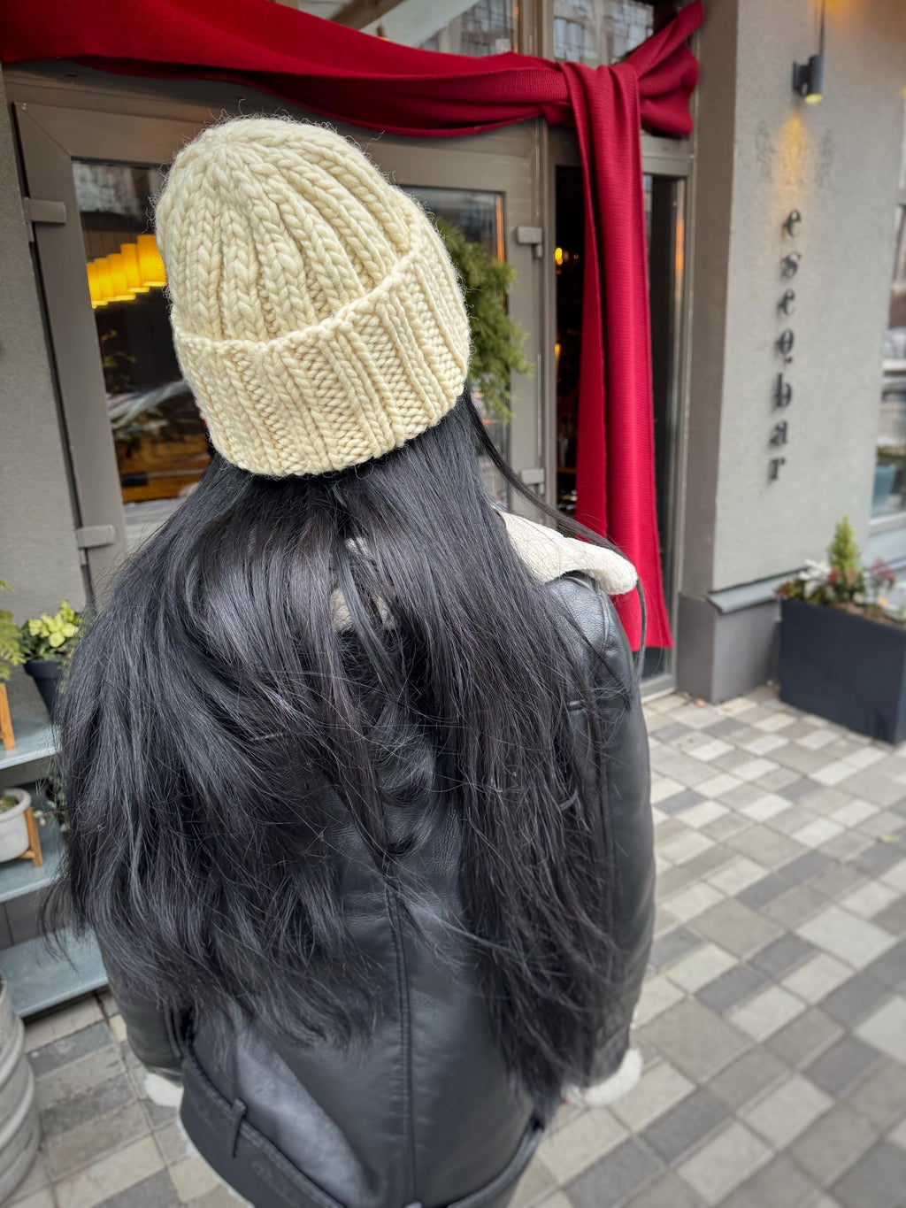 Chunky knit hat Super Chunky Beanie Winter knit hat Big warm winter knitted hat Milk White Beige Pastel knit hand hat Chunky knit beanie