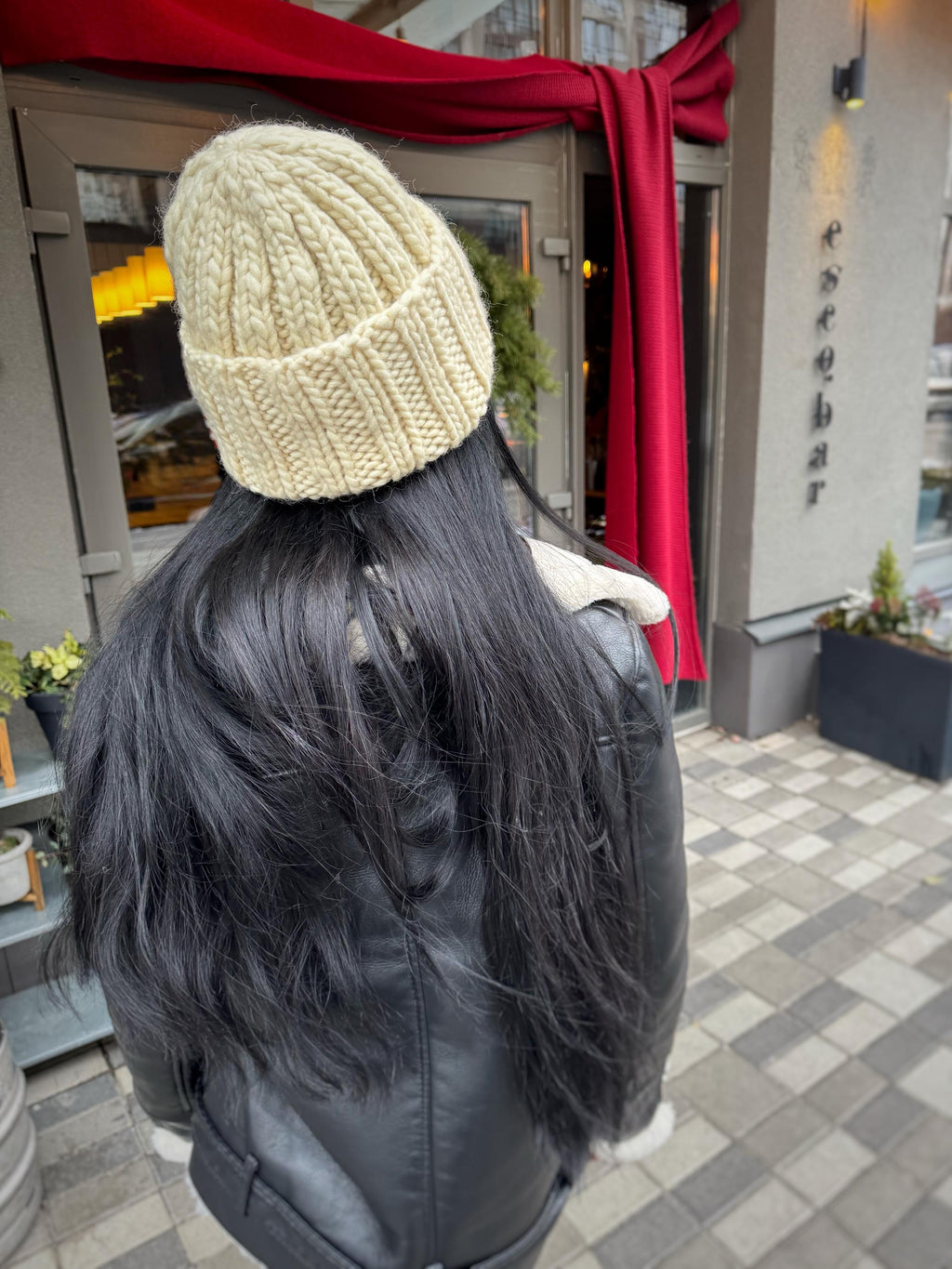 Chunky knit hat Super Chunky Beanie Winter knit hat Big warm winter knitted hat Milk White Beige Pastel knit hand hat Chunky knit beanie