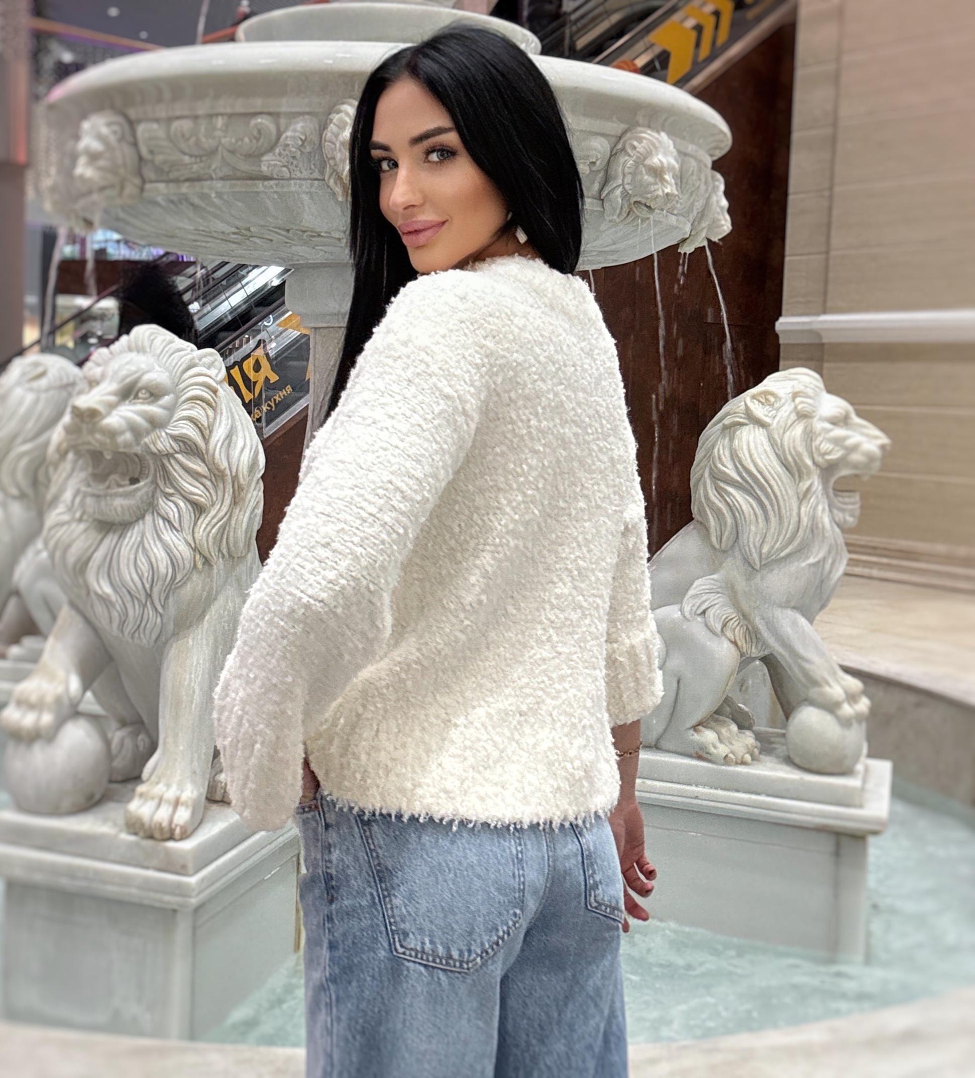 Soft White Milky Pastel bulky curly wool sweater women Cable knitting Loose knit pullover Round collar Chunky knit sweater