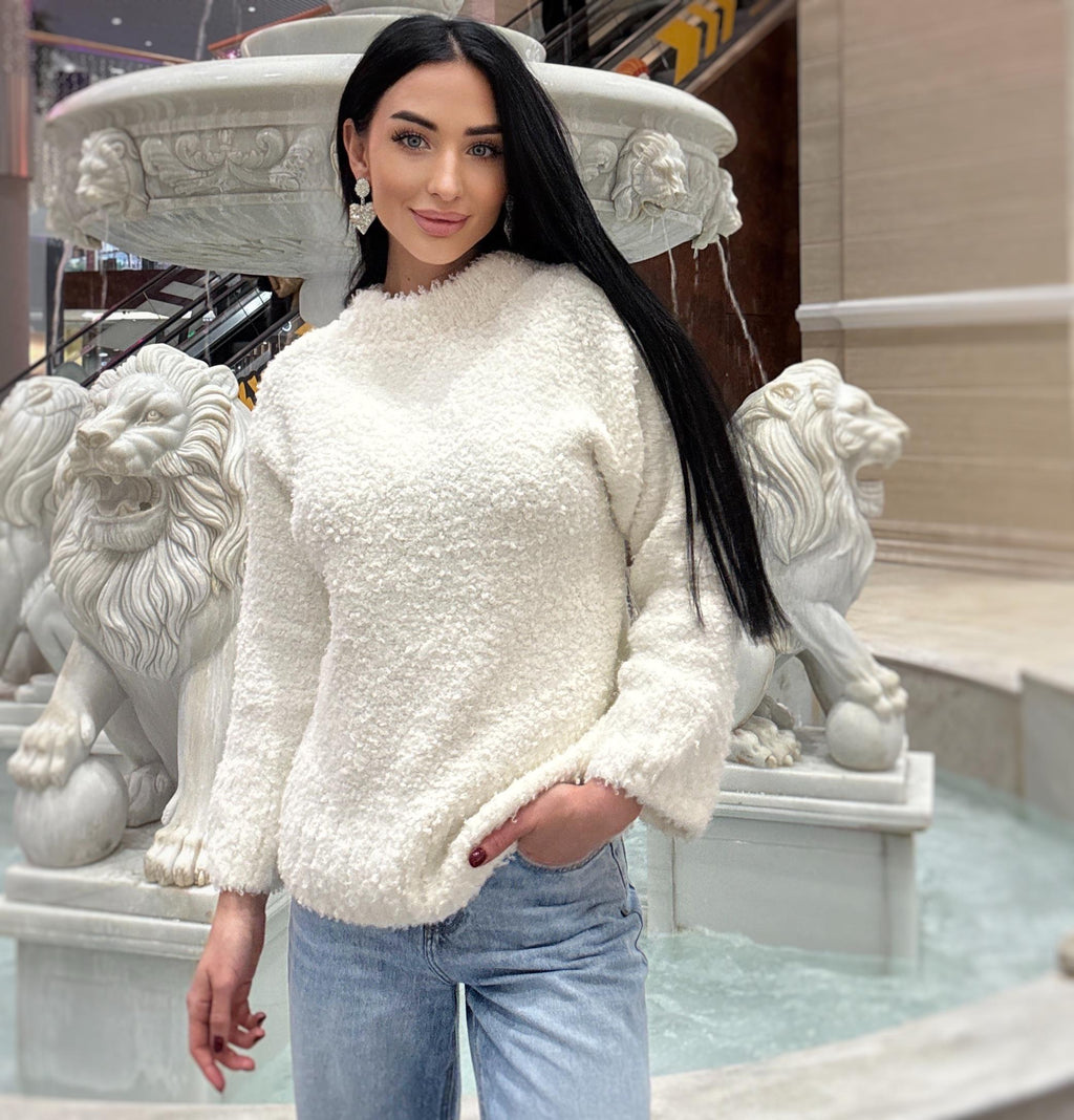 Hand knit White Milky Pastel bulky curly wool sweater women Cable knitting Loose knit pullover Round collar Chunky knit sweater
