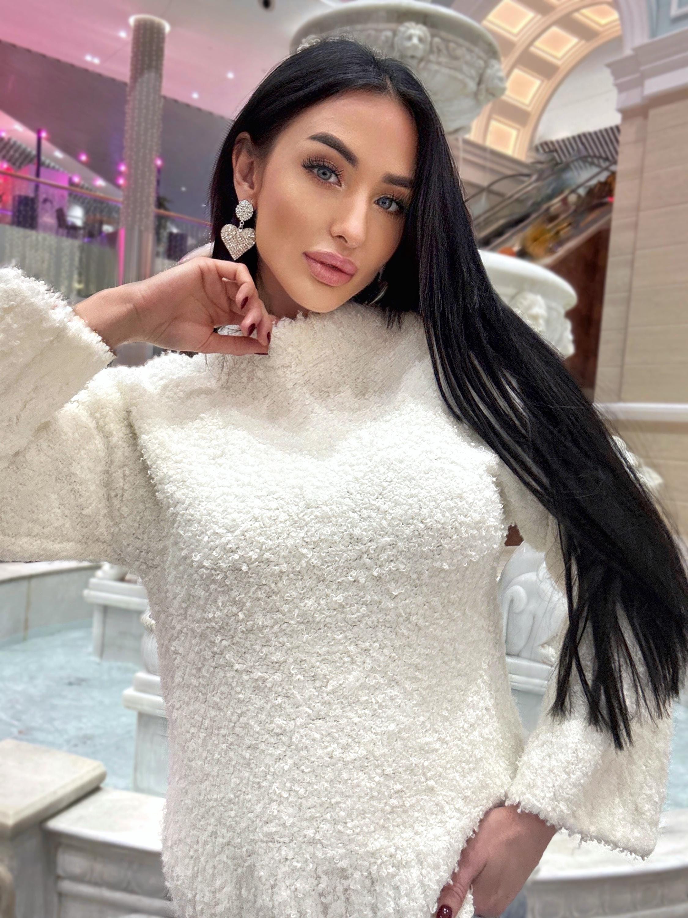Soft White Milky Pastel bulky curly wool sweater women Cable knitting Loose knit pullover Round collar Chunky knit sweater