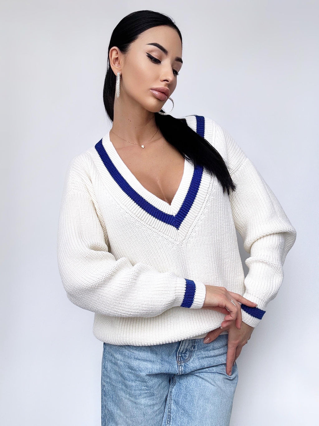 Merino wool V-neck white milky blue cable knitted university sweater Chunky knit sweater woman Office pullover Thigh-High Sweater