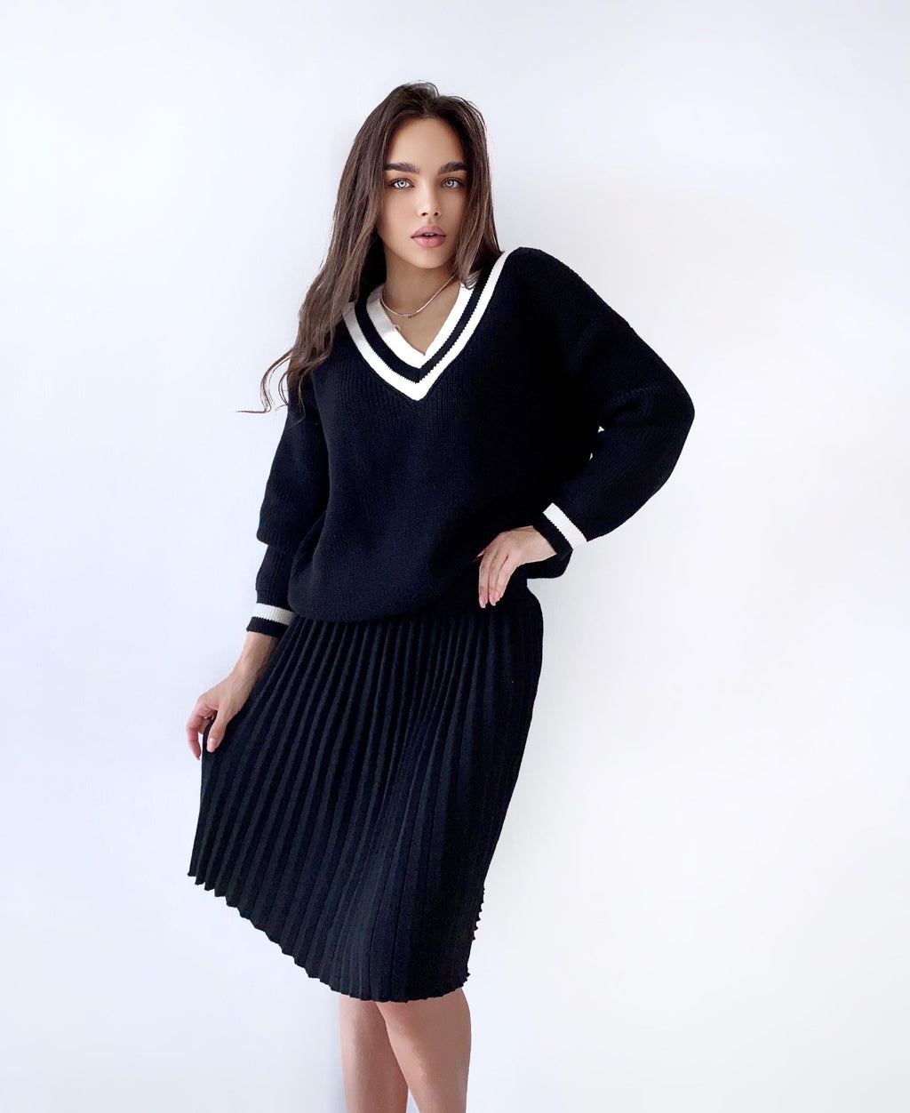 Knitted two pieces black Suit Set Sweater Knee Pleated Skirt Knit Pleated A-Line Tennis Skirt V-Neck Sweater Cricket Knit tennis sweater