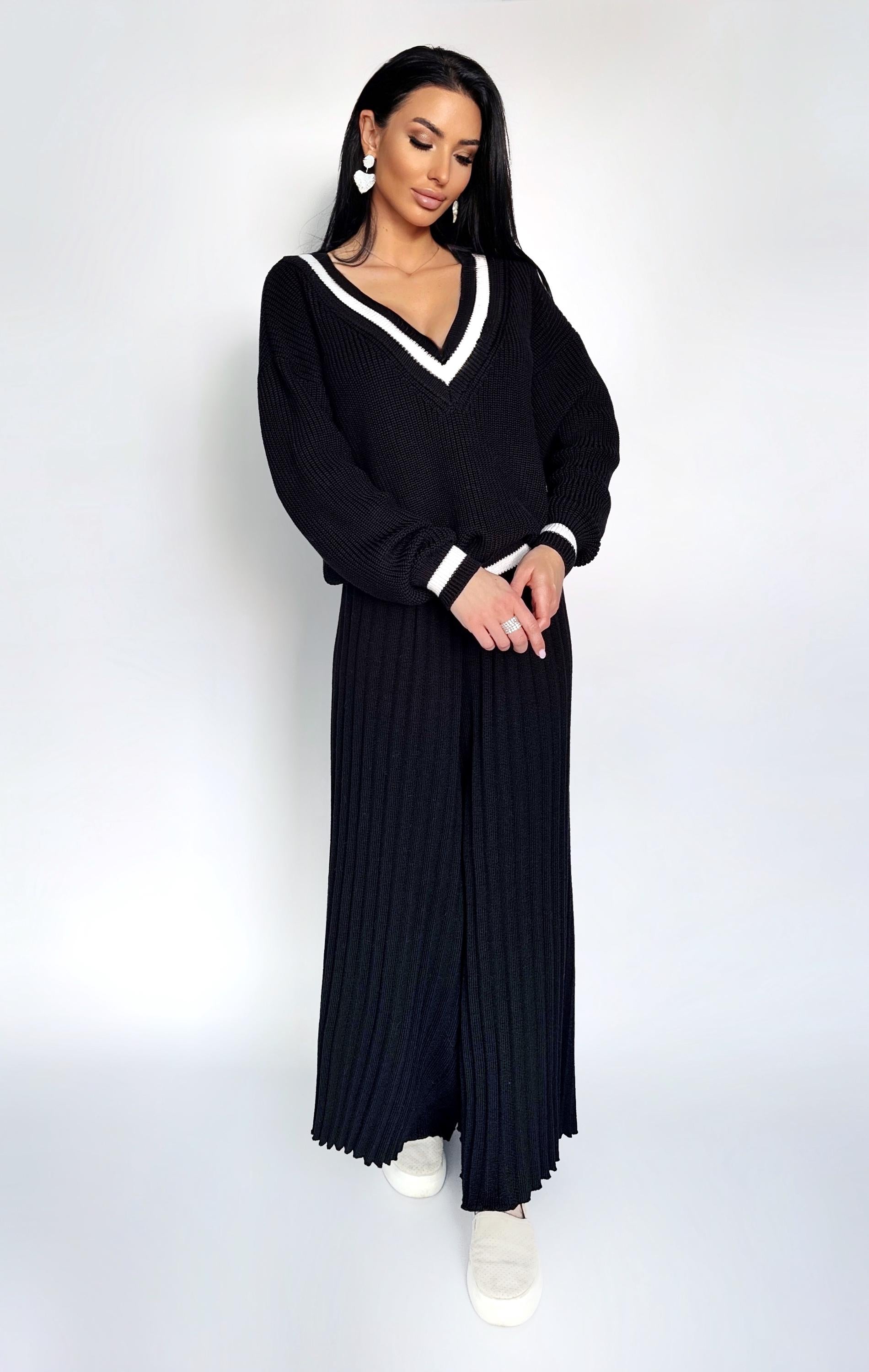 Knitted two piece set for women Black merino knit pantsuit Knit v-neck sweater pleated pants Fall sweater and pants suit Sweater costume