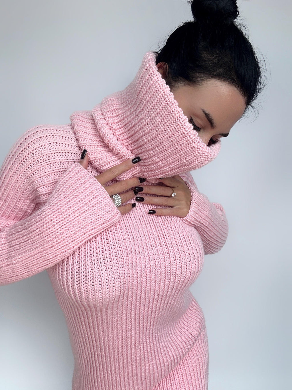 Hand knit merino wool pink big high collar long sleeves sweater unisex Cable Knit Turtleneck wool pullover Womens Chunky knit sweater dress