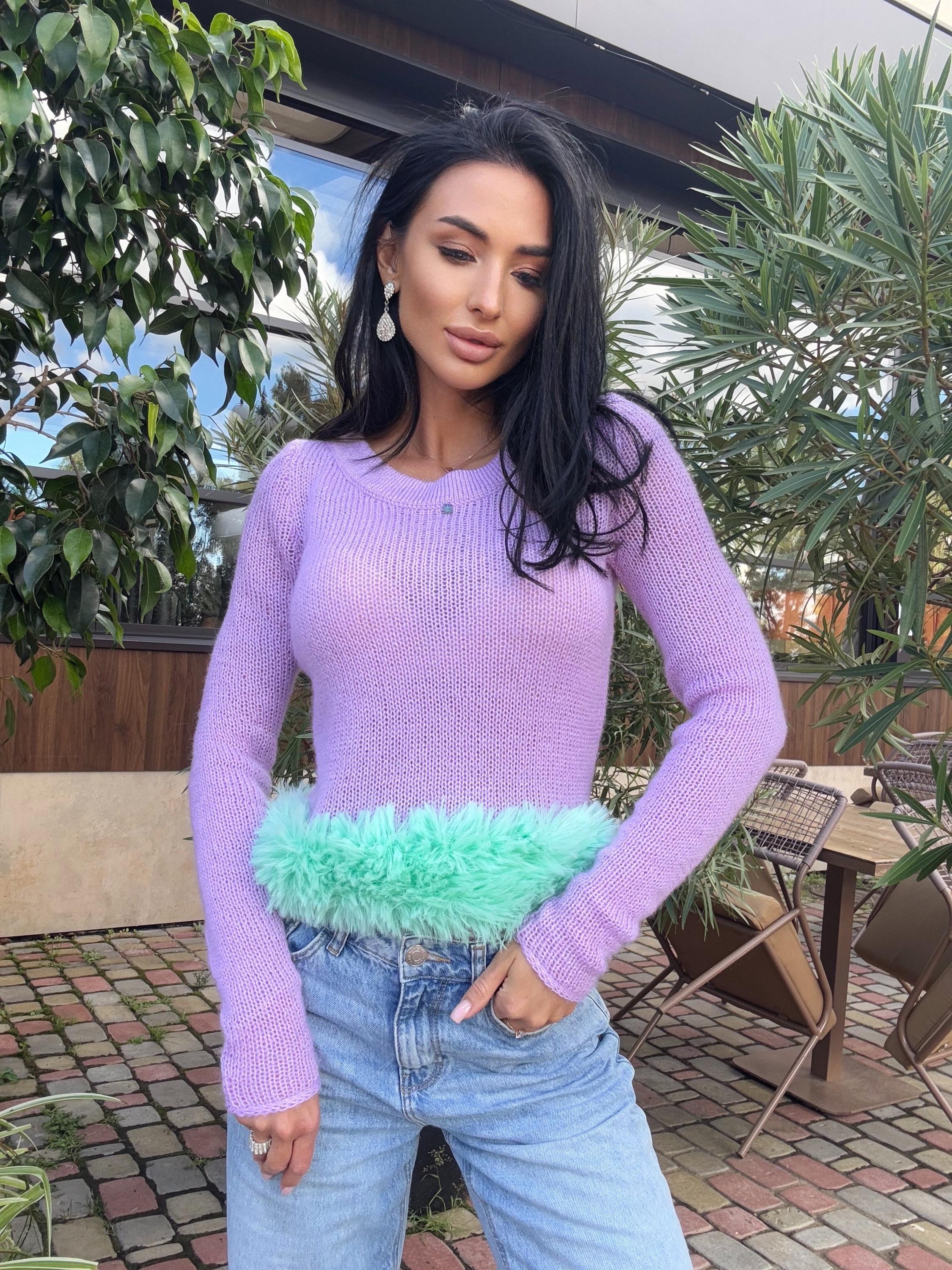 Cropped mohair lilac sweater with blue imitation feathers Pink crop fuzzy pullover skinny long sleeves boat neck Party sweater blue feathers