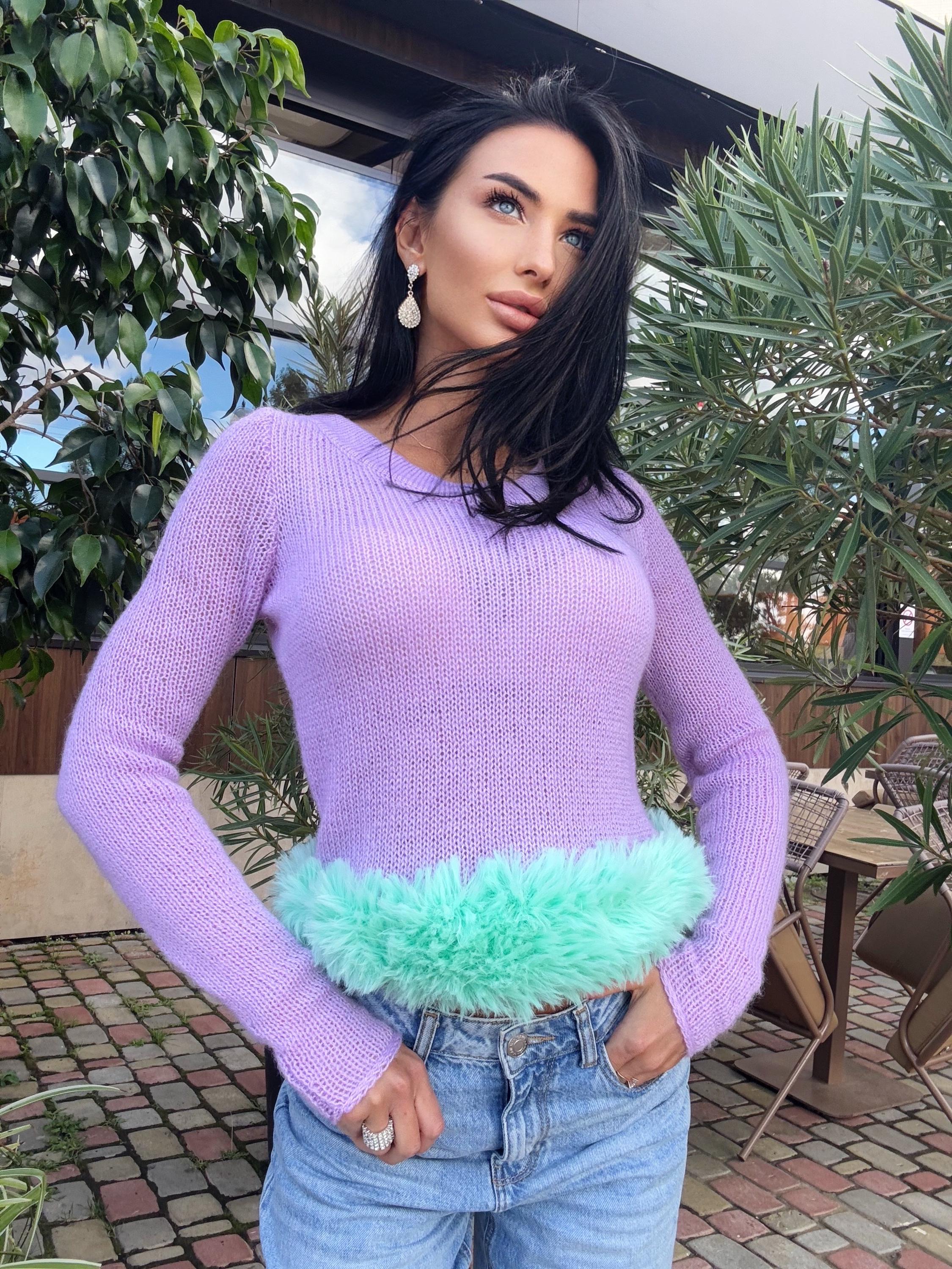 Cropped mohair lilac sweater with blue imitation feathers Pink crop fuzzy pullover skinny long sleeves boat neck Party sweater blue feathers