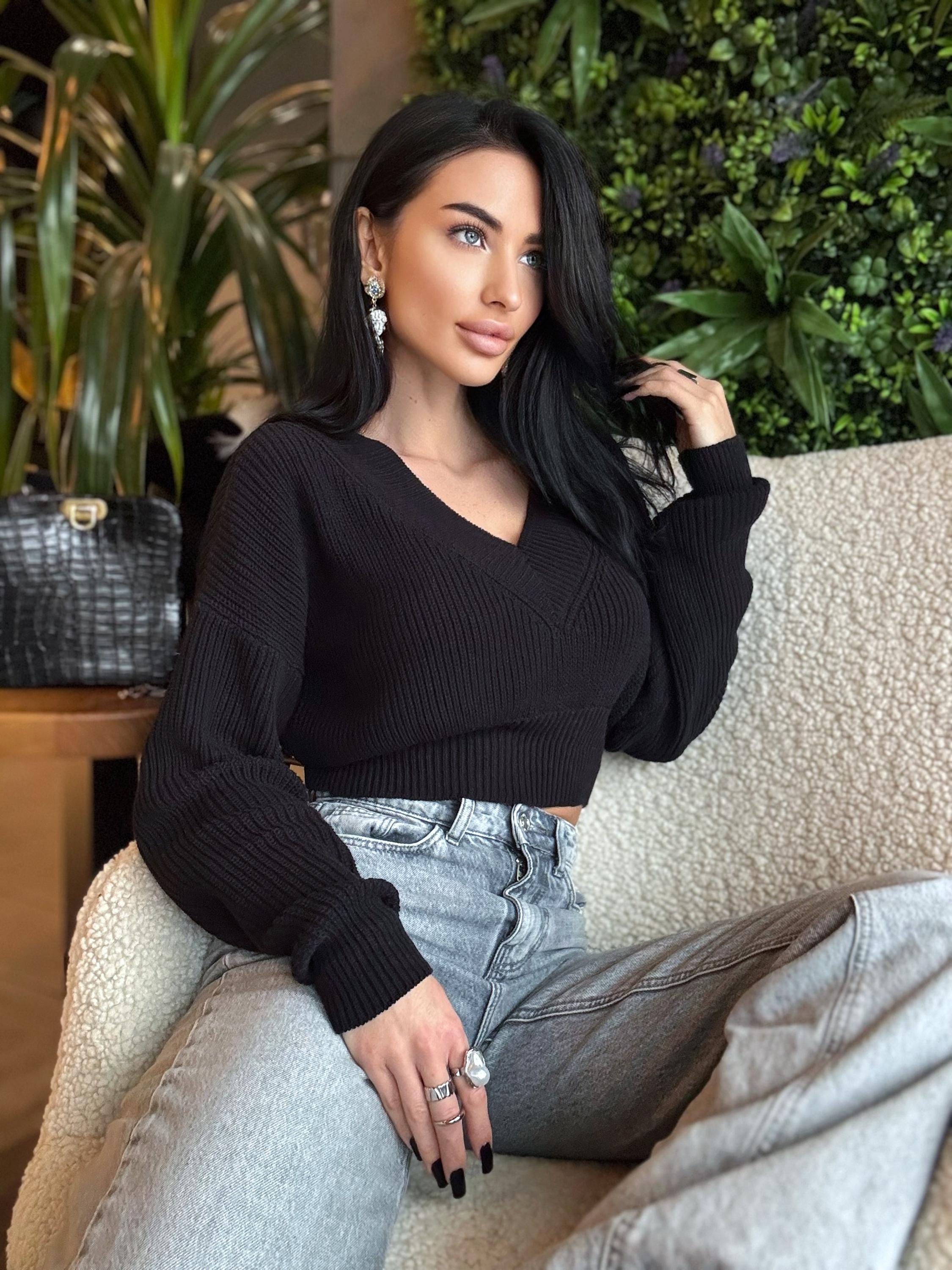 Organic cotton black sweater crop top Cable knit V collar cotton merino wool pullover women Chunky knit black fall oversize sweater V neck