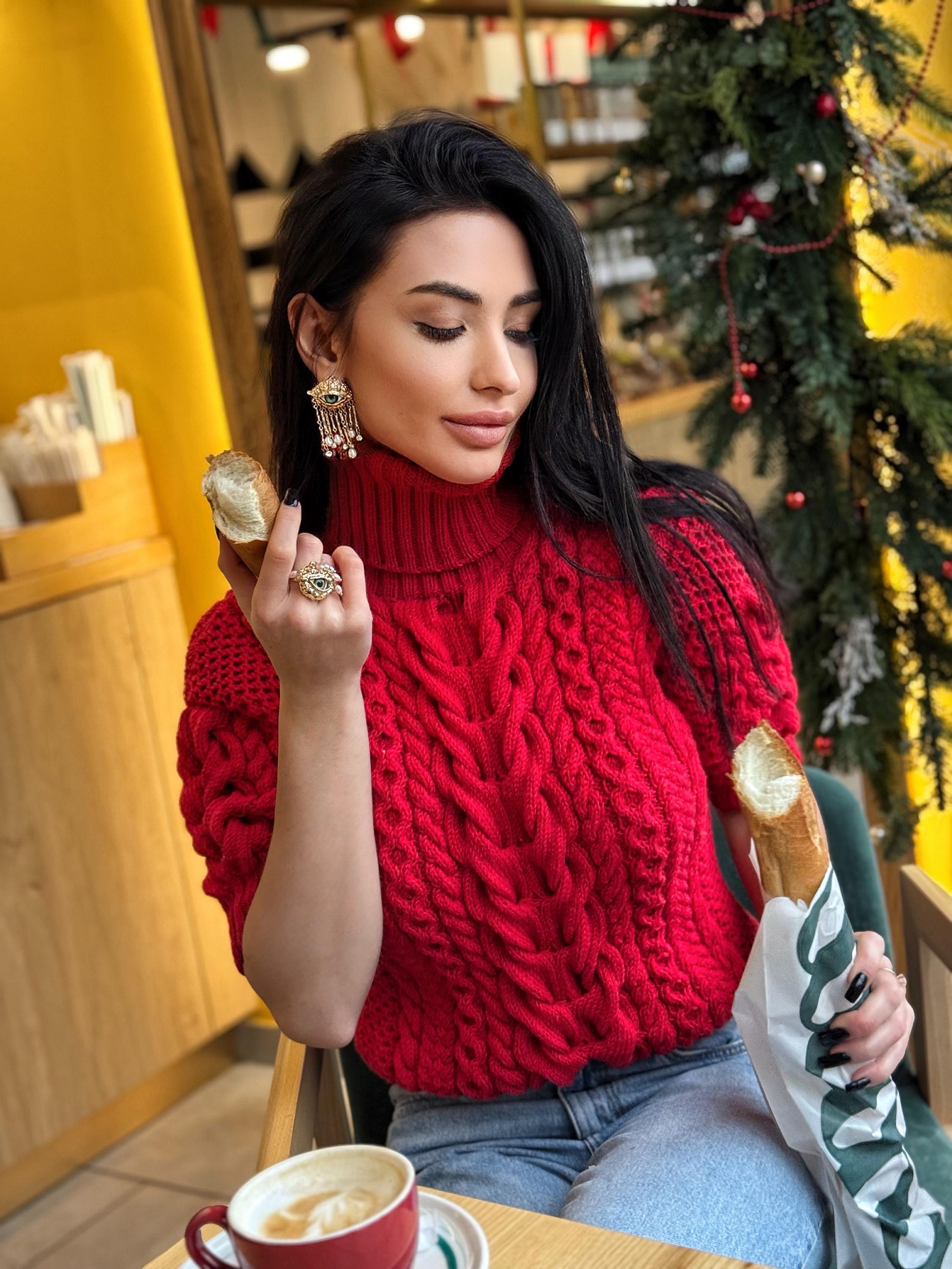 Chunky hand knit red turtleneck sweater top crop shot sleeves pullover Merino wool sweater half sleeve Women cable knit high collar sweater