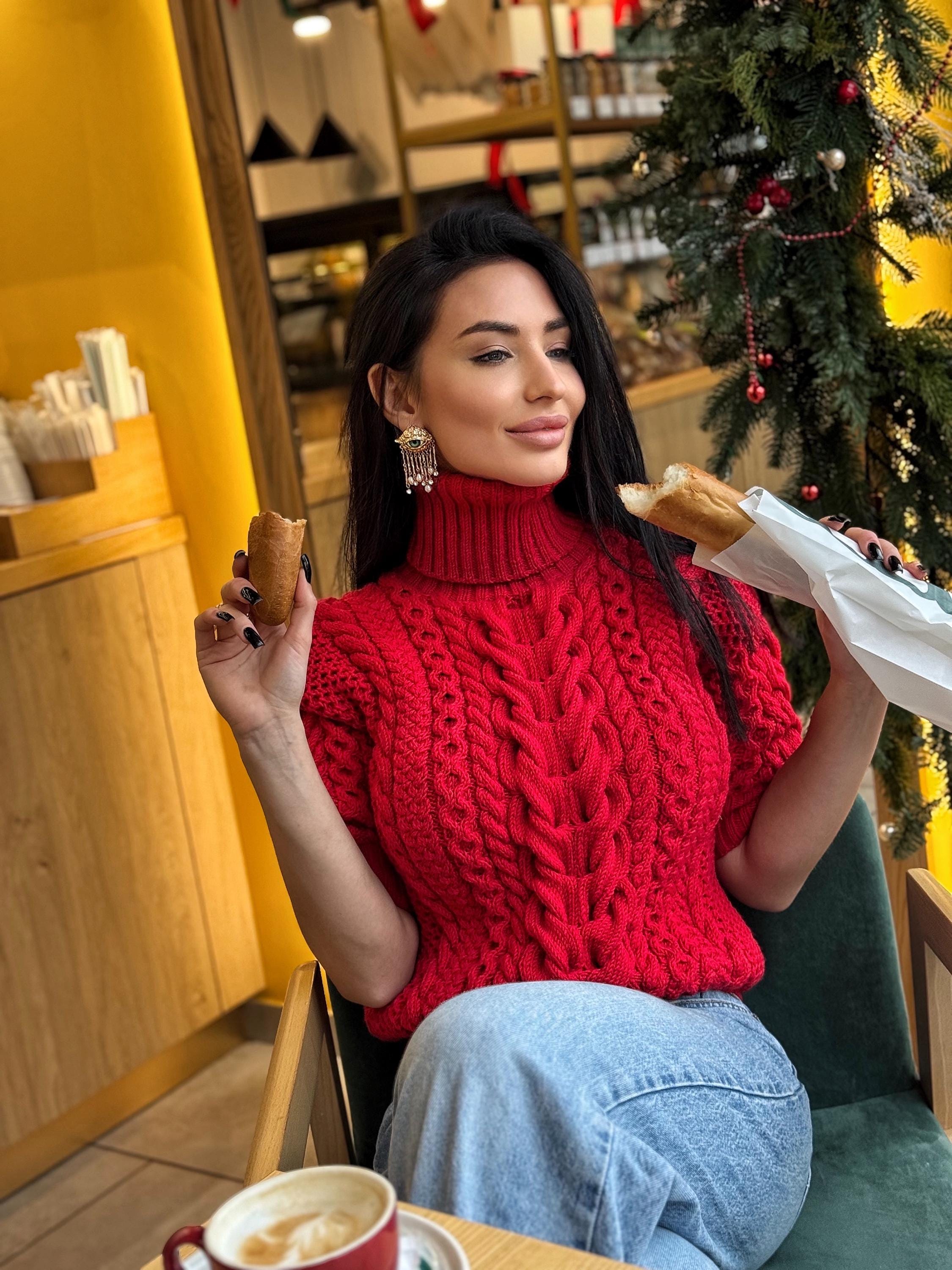Chunky hand knit red turtleneck sweater top crop shot sleeves pullover Merino wool sweater half sleeve Women cable knit high collar sweater