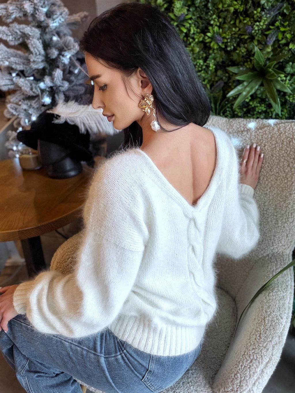 Angora wool double-sided white mil knit sweater V-neck Open back Deep neckline Knit fluffy angora pullover Loose fit oversized V-neck Top