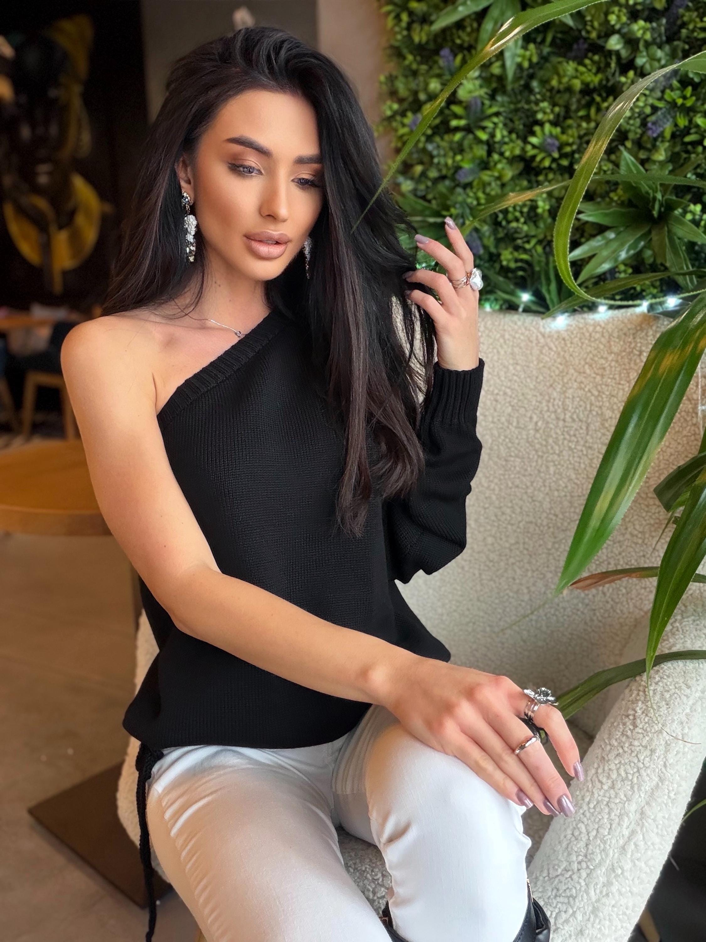 One sleeve one shoulde knit wool sweater top for womens Off shoulder sweater Cropped wool cotton pullover top oversized