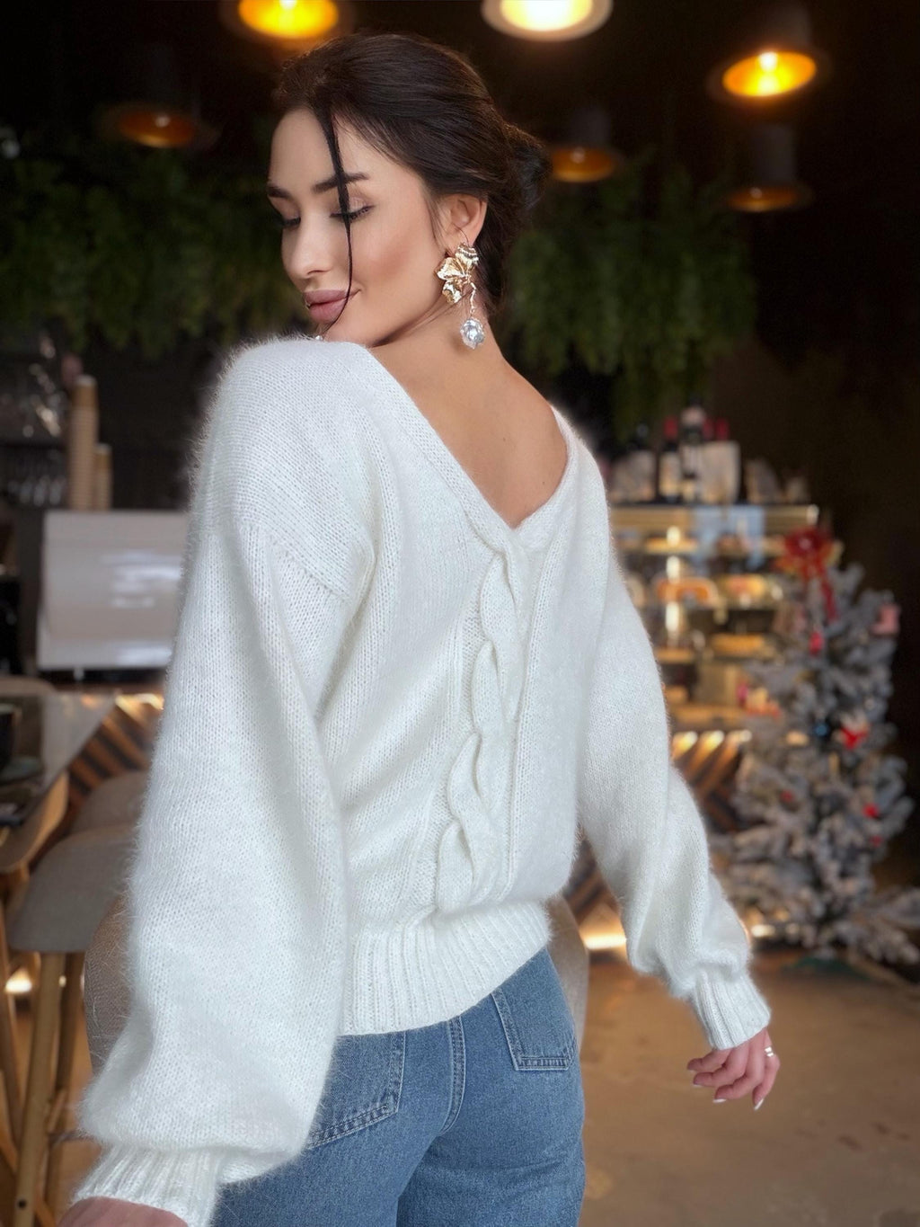 Angora wool double-sided white mil knit sweater V-neck Open back Deep neckline Knit fluffy angora pullover Loose fit oversized V-neck Top