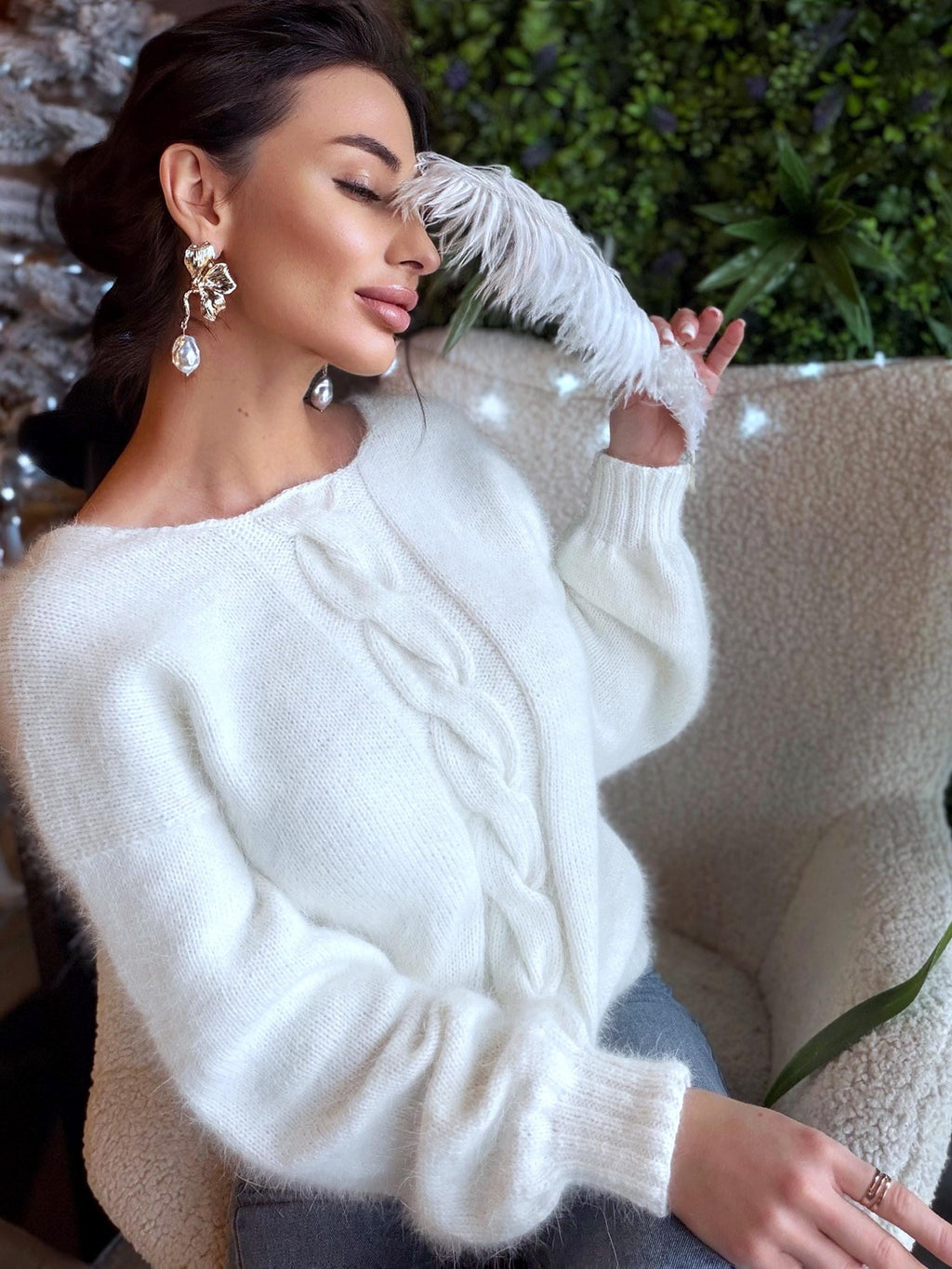 Angora wool double-sided white mil knit sweater V-neck Open back Deep neckline Knit fluffy angora pullover Loose fit oversized V-neck Top
